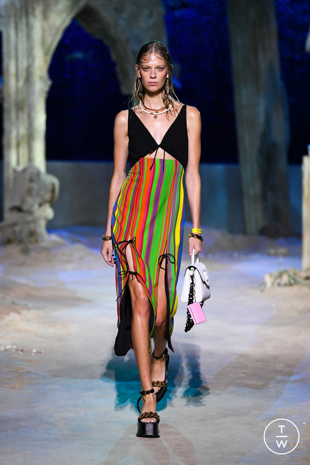 Fashion Week Milan Spring/Summer 2021 look 16 from the Versace collection womenswear