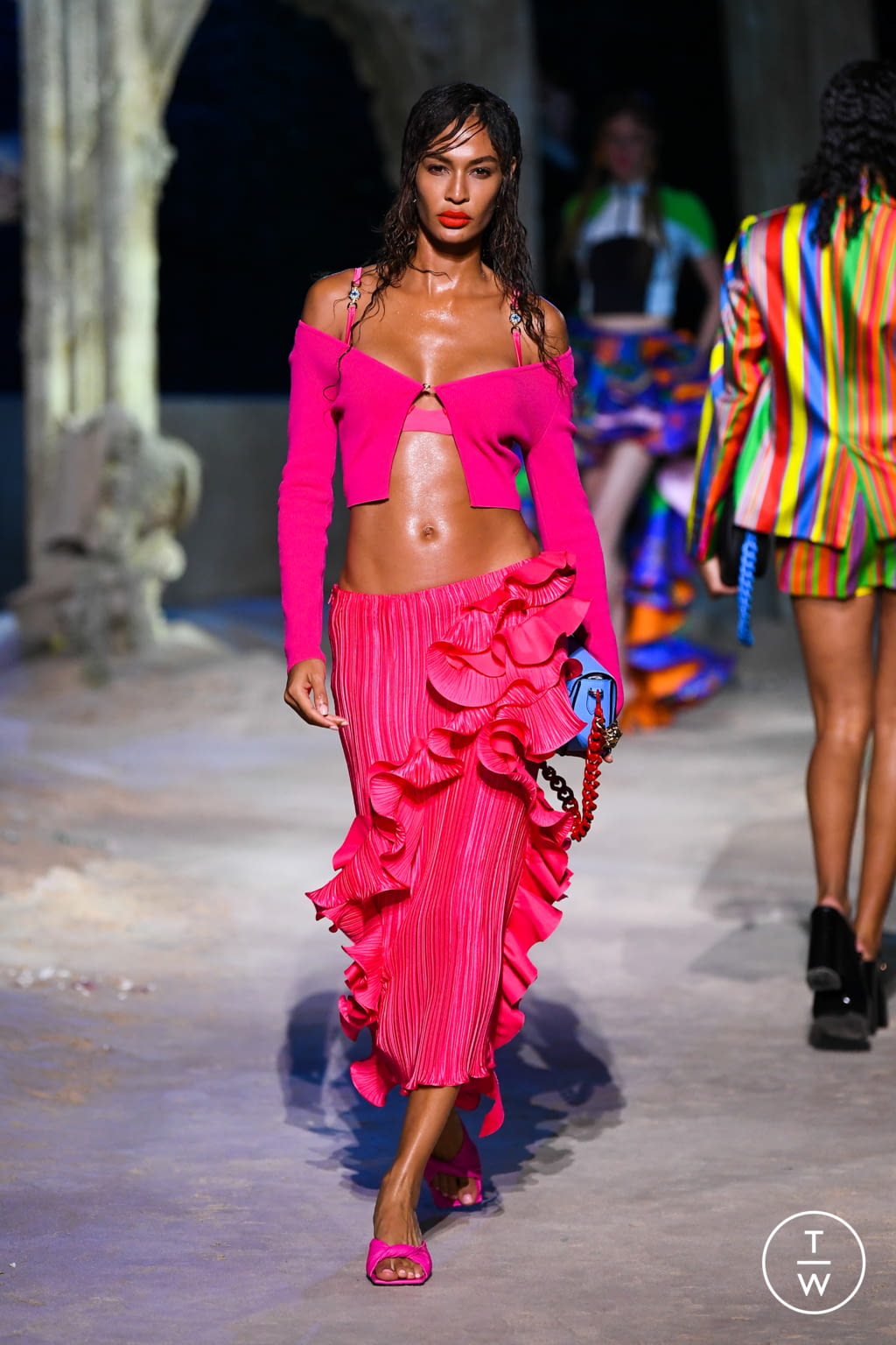 Fashion Week Milan Spring/Summer 2021 look 28 de la collection Versace womenswear