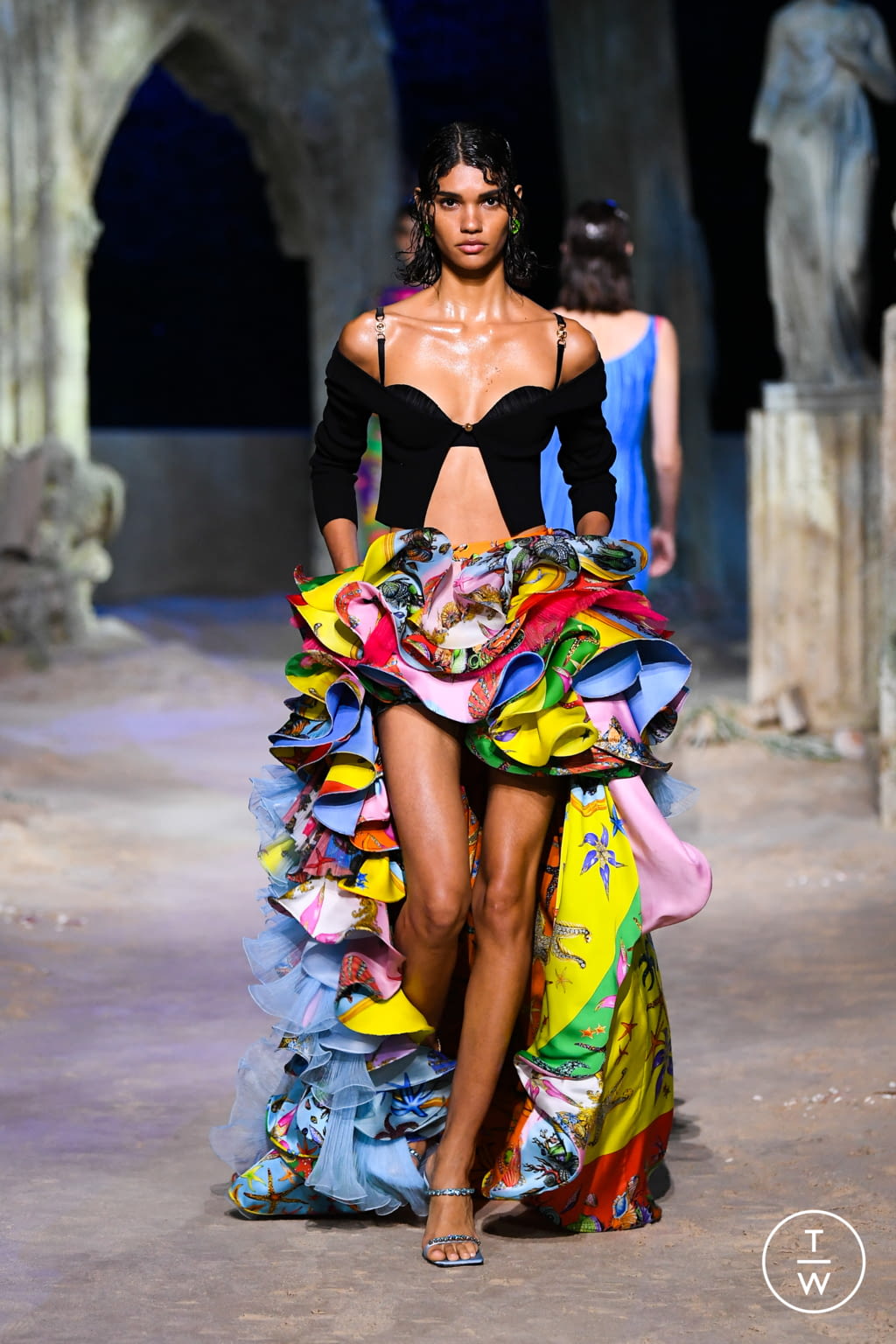 Fashion Week Milan Spring/Summer 2021 look 31 from the Versace collection 女装