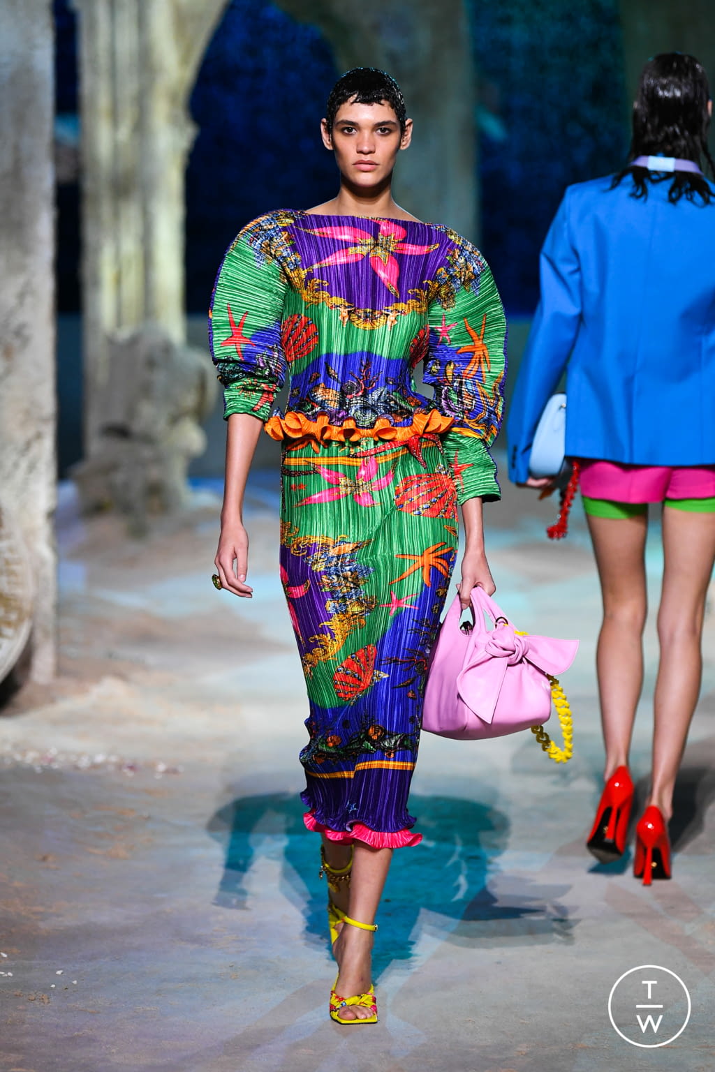 Fashion Week Milan Spring/Summer 2021 look 32 from the Versace collection womenswear