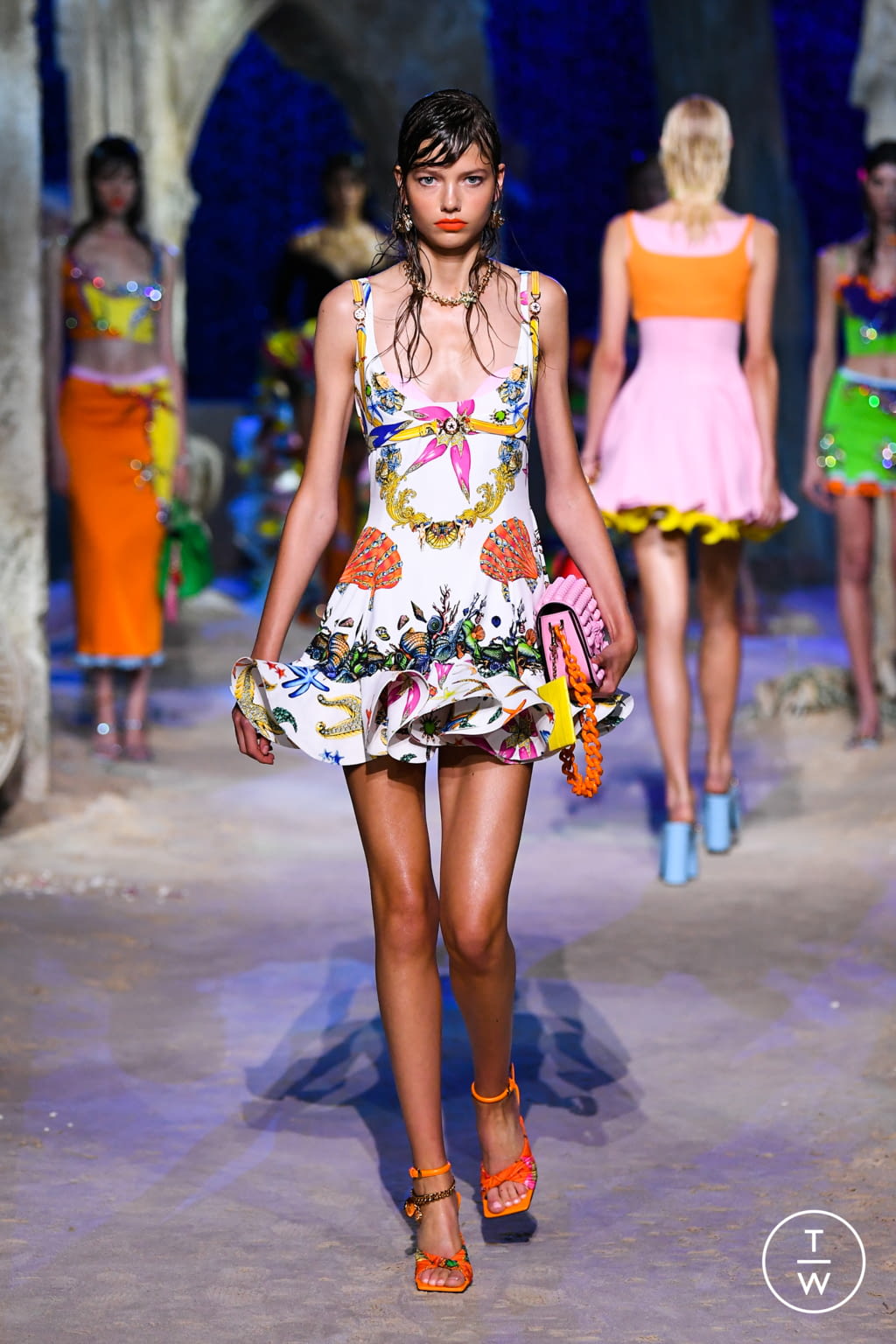 Versace S/S 18 womenswear #38 - Tagwalk: The Fashion Search Engine