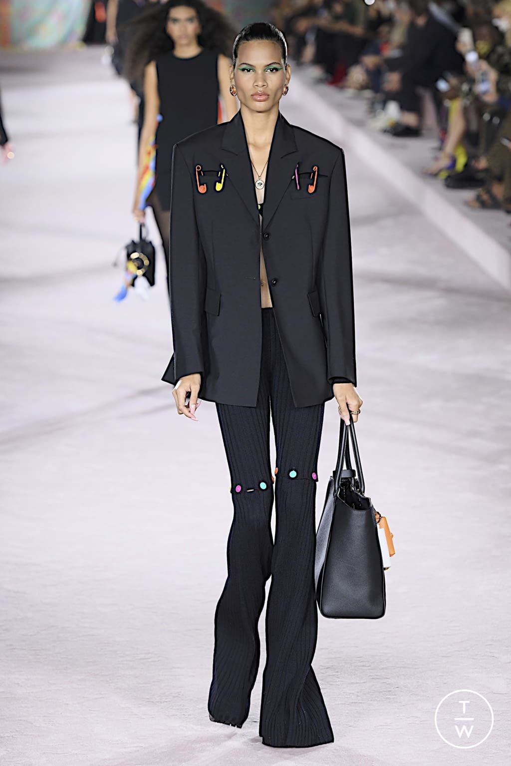 Fashion Week Milan Spring/Summer 2022 look 3 from the Versace collection 女装