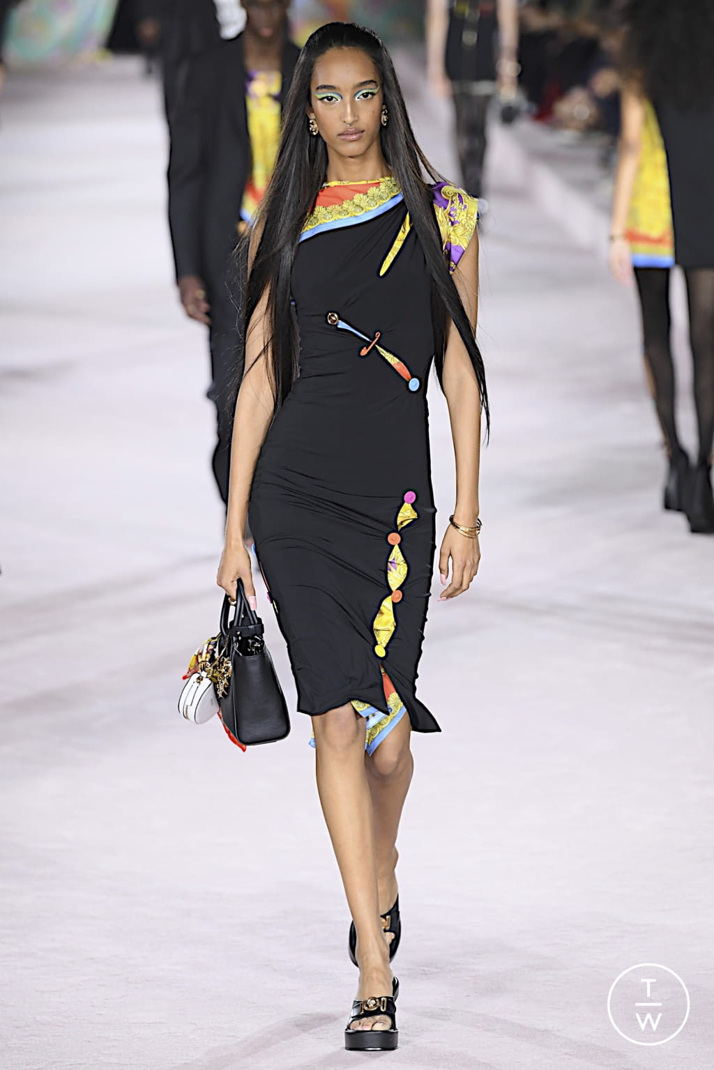 Fashion Week Milan Spring/Summer 2022 look 6 from the Versace collection womenswear