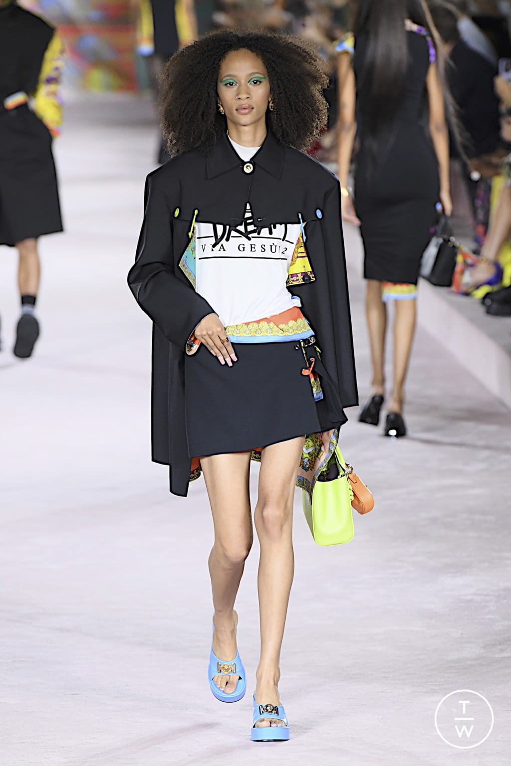Fashion Week Milan Spring/Summer 2022 look 9 from the Versace collection 女装