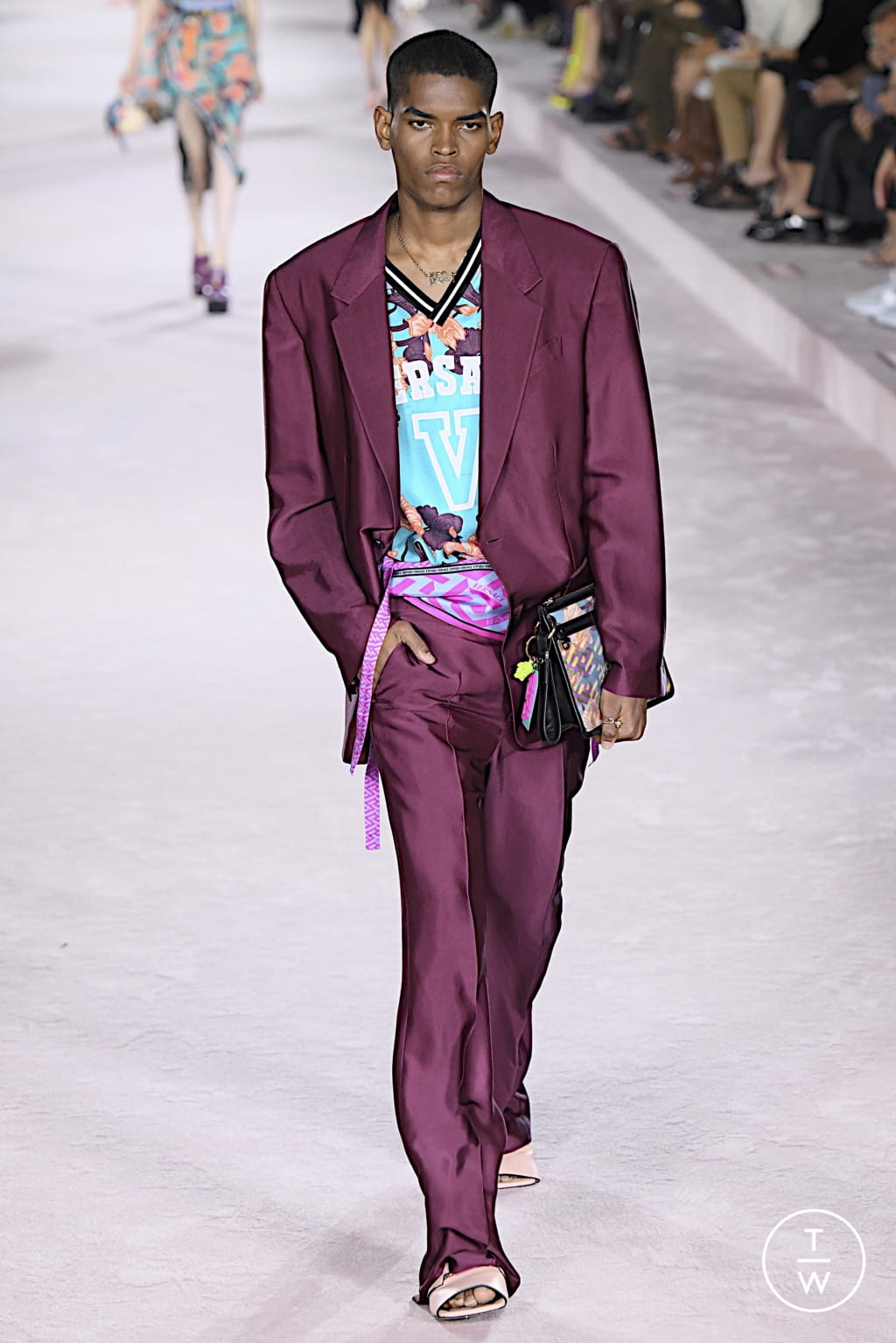 Fashion Week Milan Spring/Summer 2022 look 22 from the Versace collection 女装