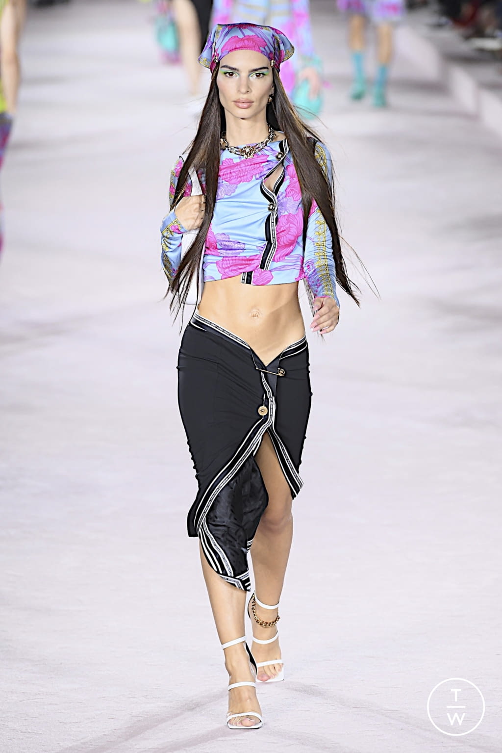 Fashion Week Milan Spring/Summer 2022 look 34 from the Versace collection womenswear