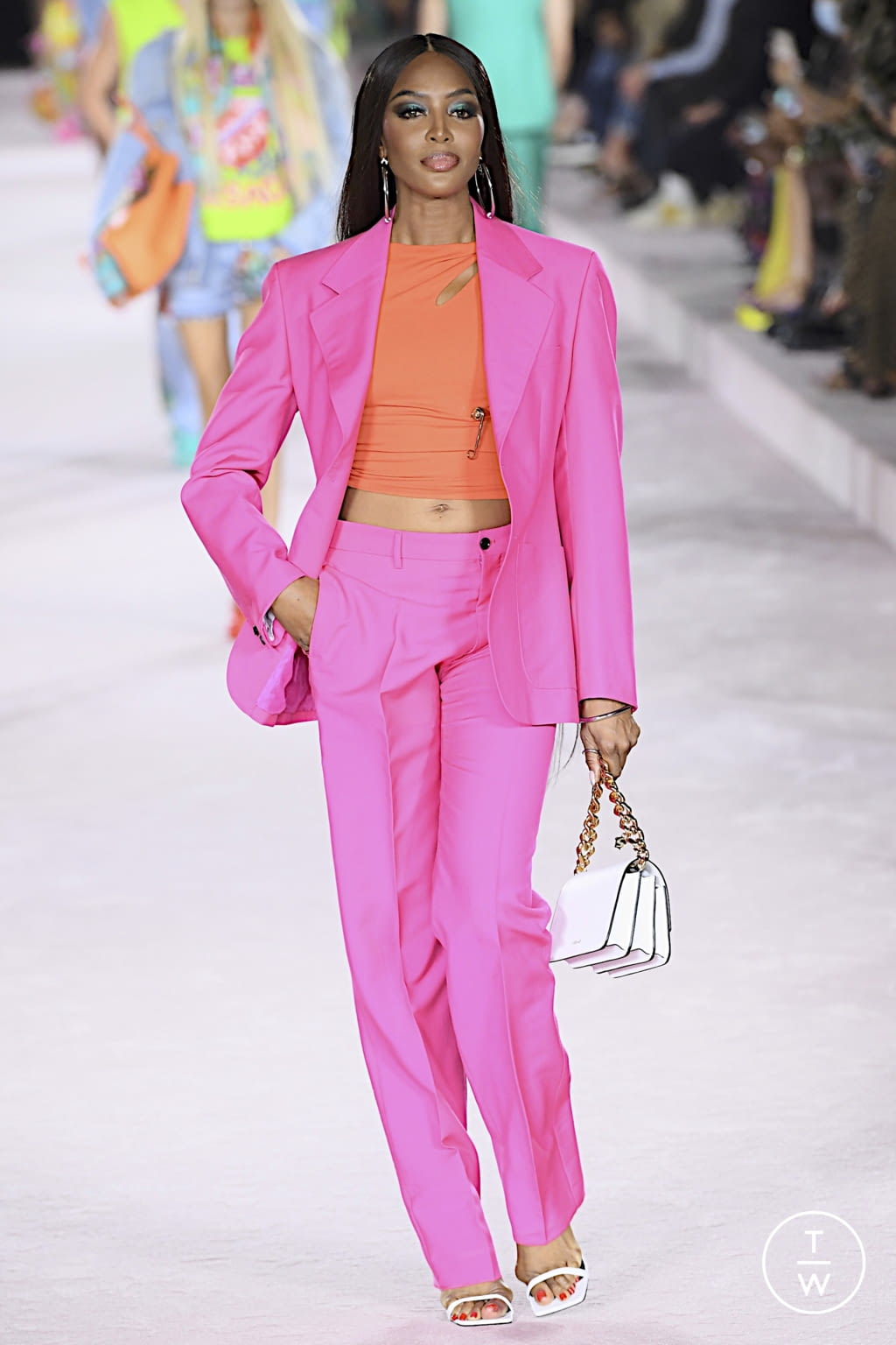 Fashion Week Milan Spring/Summer 2022 look 41 from the Versace collection 女装