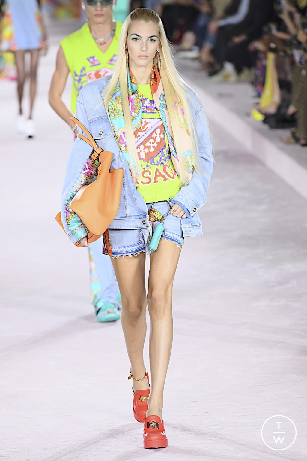 Fashion Week Milan Spring/Summer 2022 look 42 from the Versace collection womenswear