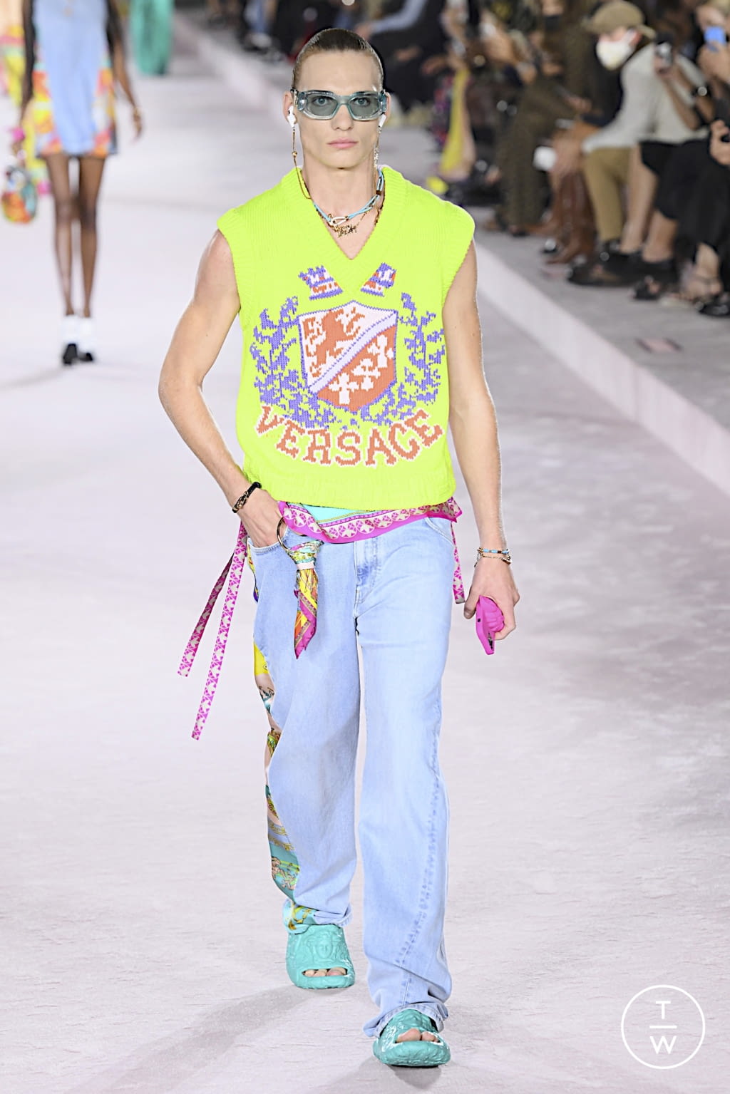 Fashion Week Milan Spring/Summer 2022 look 43 from the Versace collection womenswear