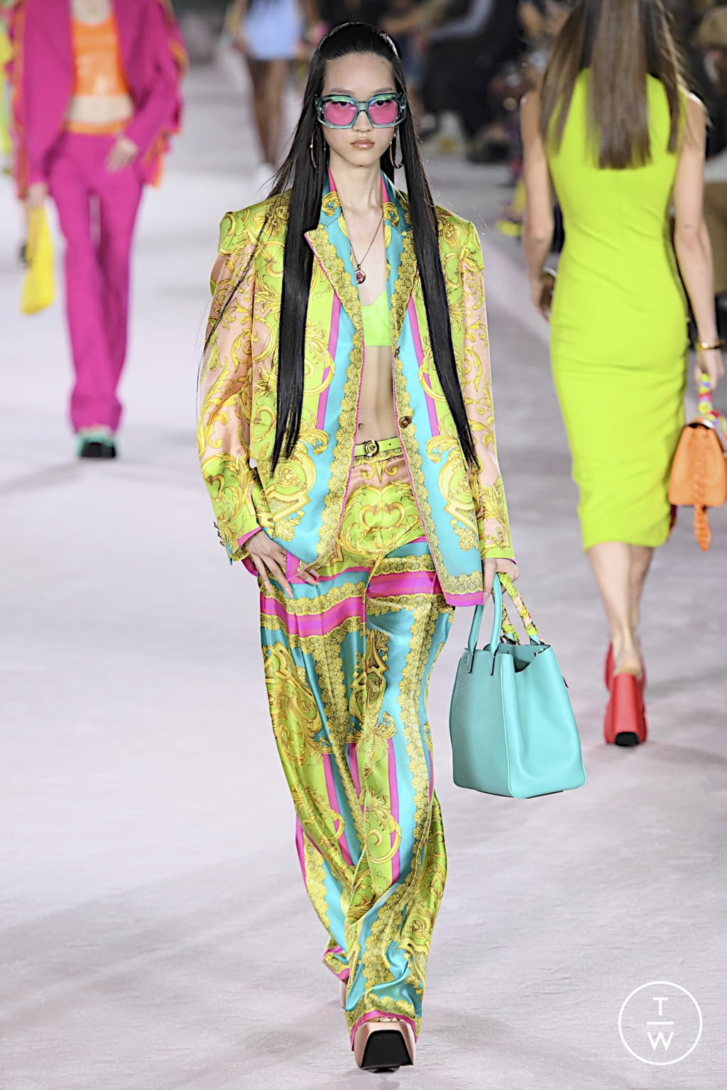 Fashion Week Milan Spring/Summer 2022 look 47 from the Versace collection 女装