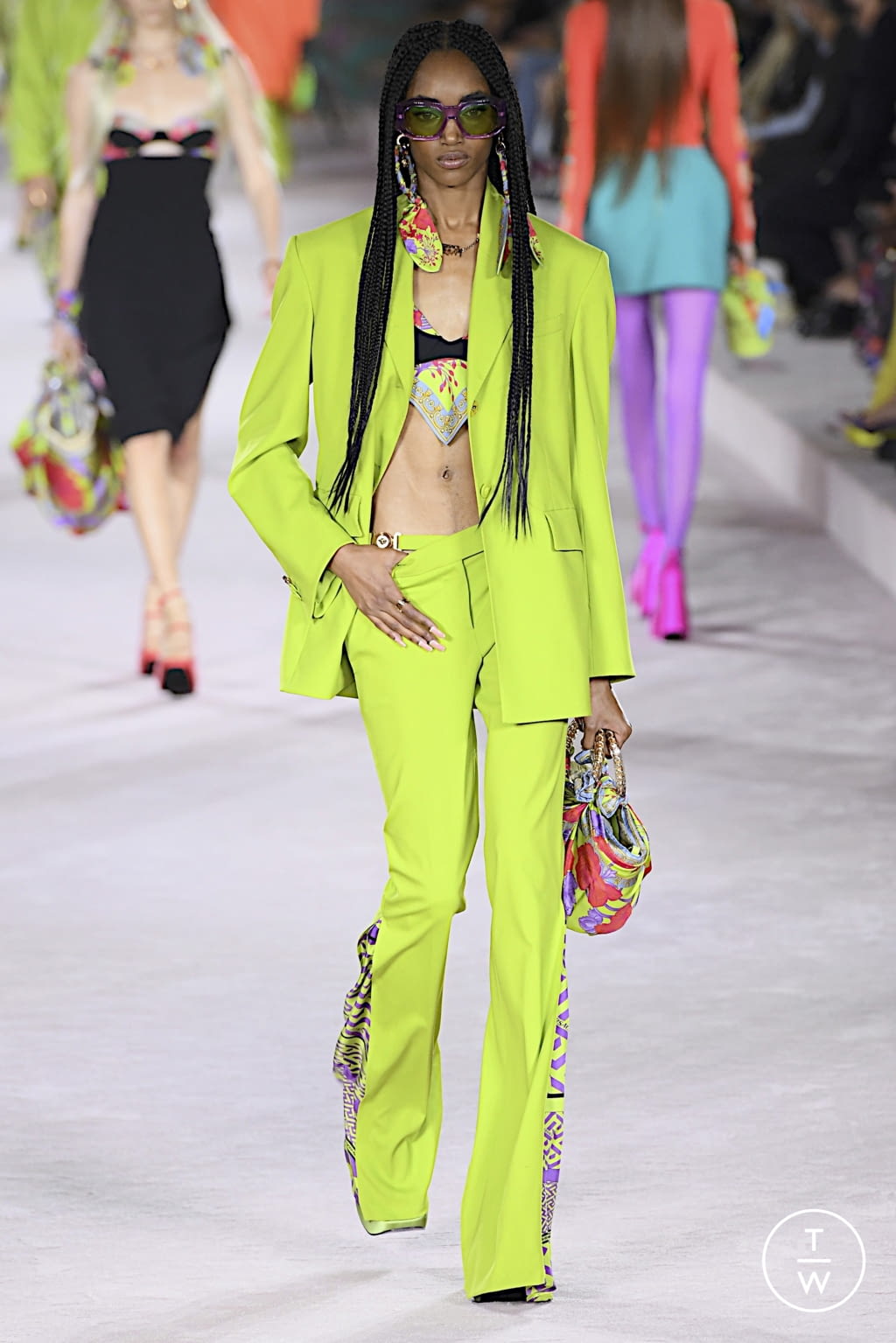 Fashion Week Milan Spring/Summer 2022 look 55 from the Versace collection 女装