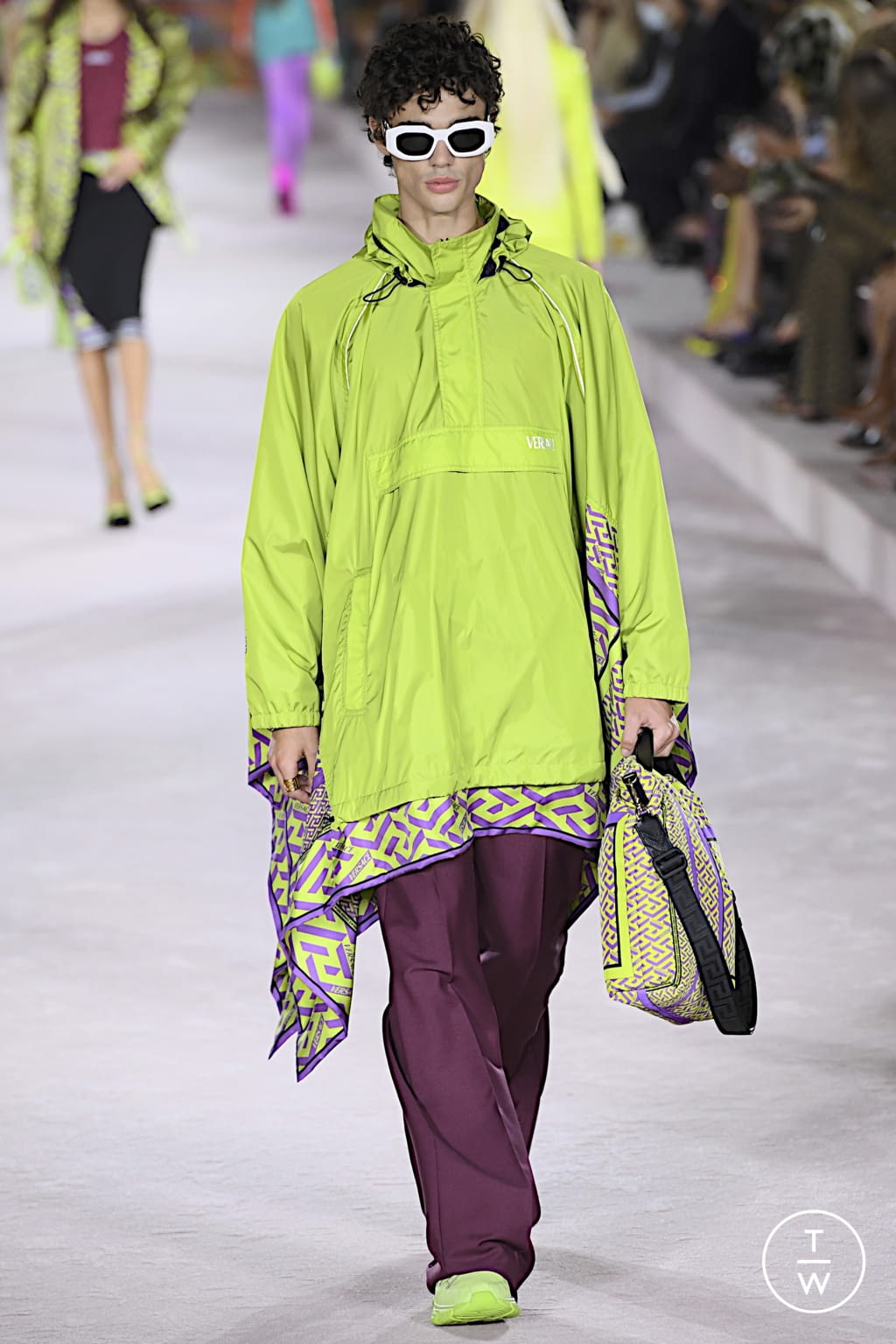 Fashion Week Milan Spring/Summer 2022 look 57 from the Versace collection 女装