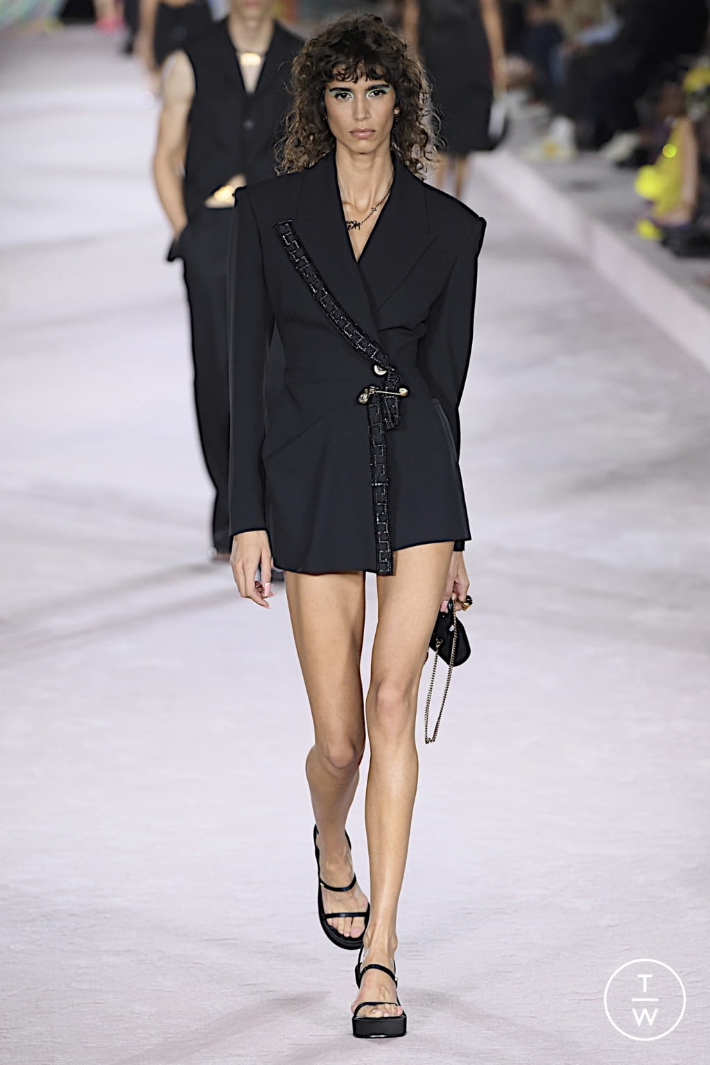 Fashion Week Milan Spring/Summer 2022 look 75 from the Versace collection 女装