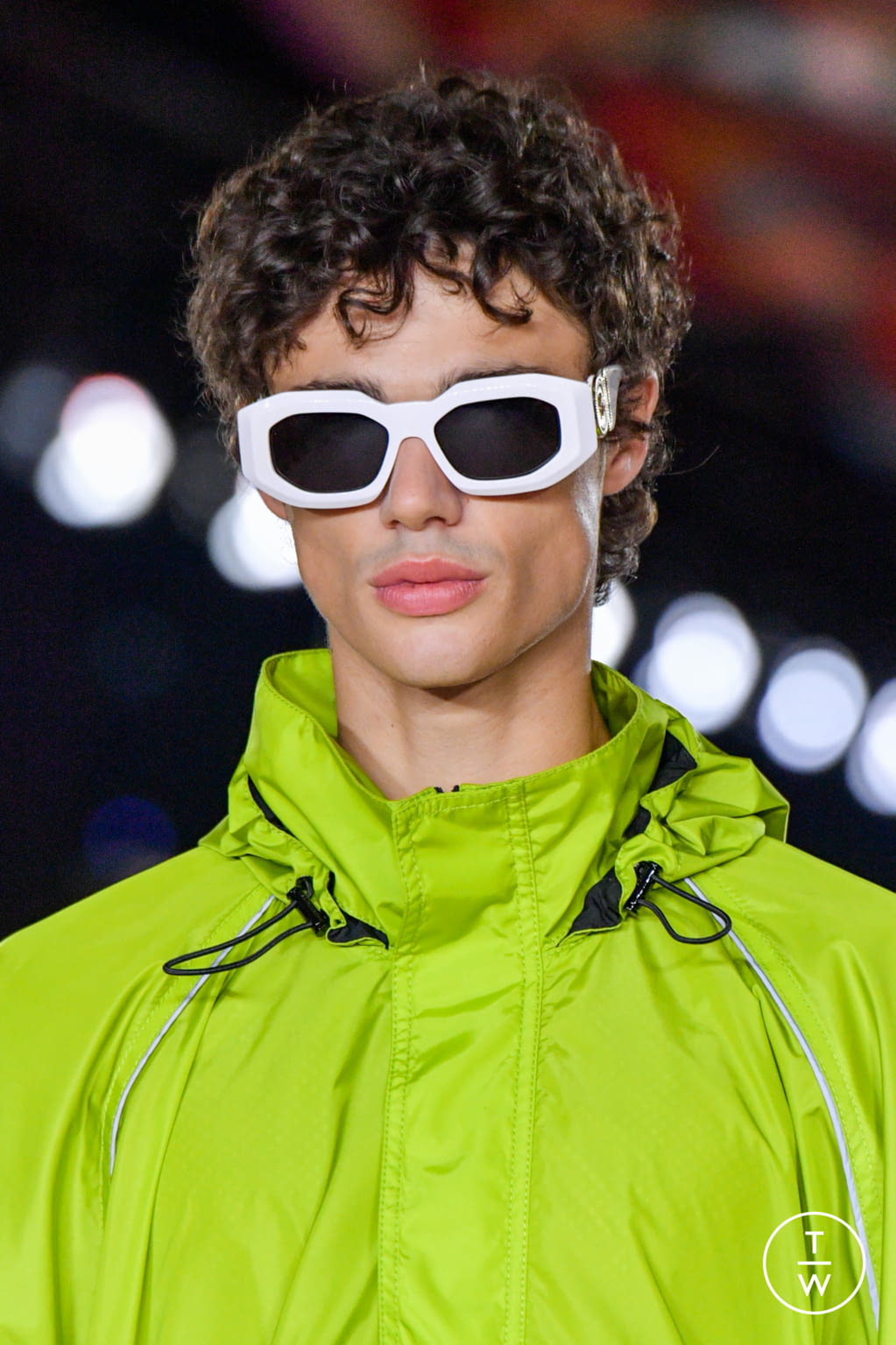 Fashion Week Milan Spring/Summer 2022 look 28 from the Versace collection 男装配饰