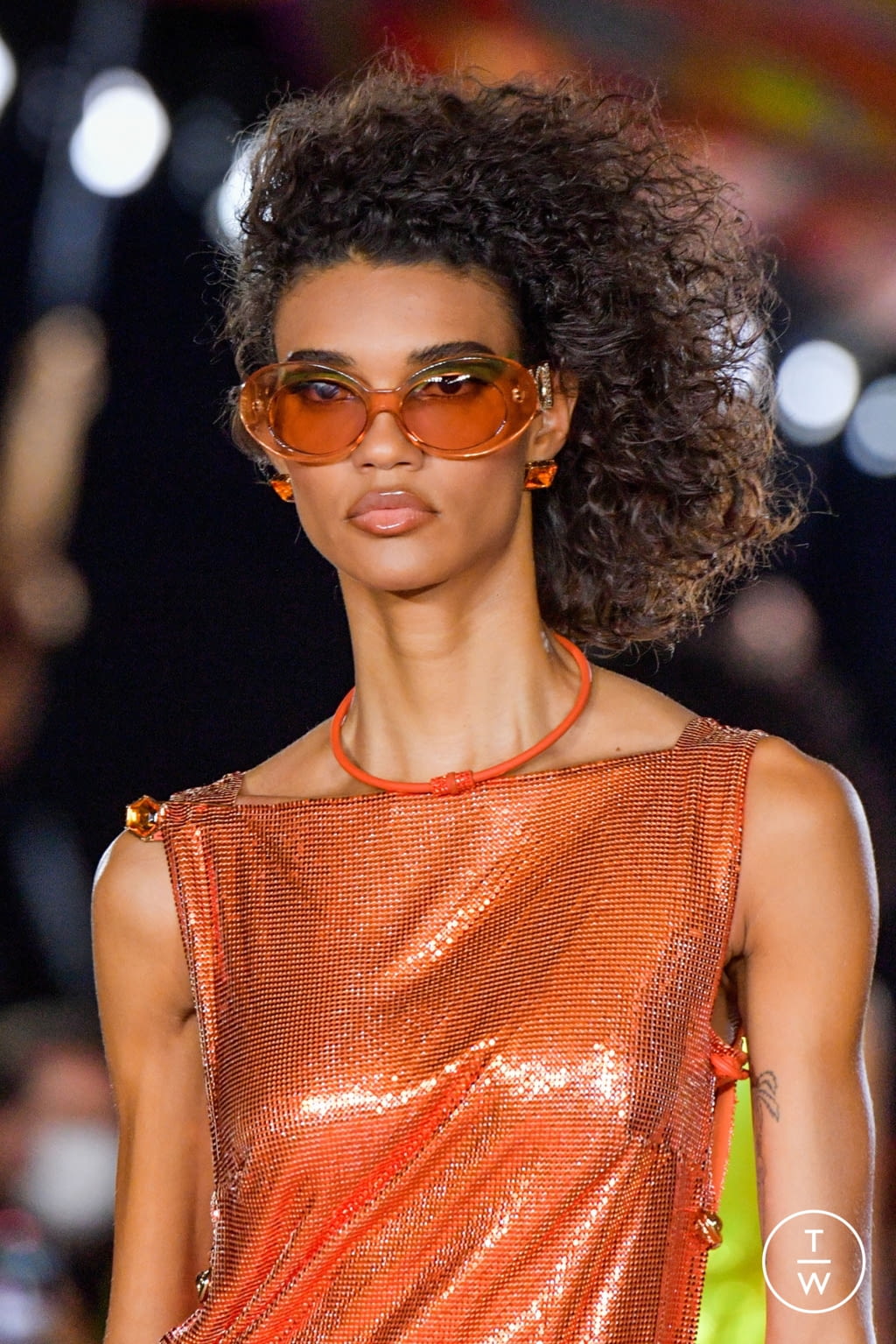 Fashion Week Milan Spring/Summer 2022 look 77 from the Versace collection 女装配饰