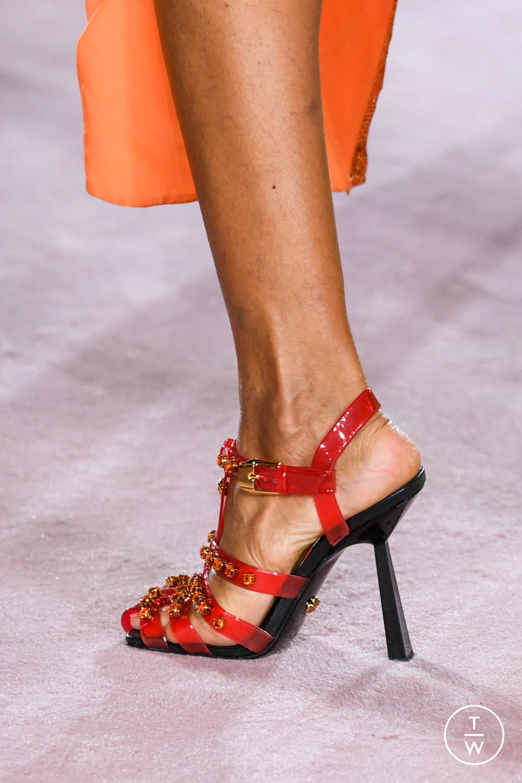 Fashion Week Milan Spring/Summer 2022 look 76 from the Versace collection womenswear accessories