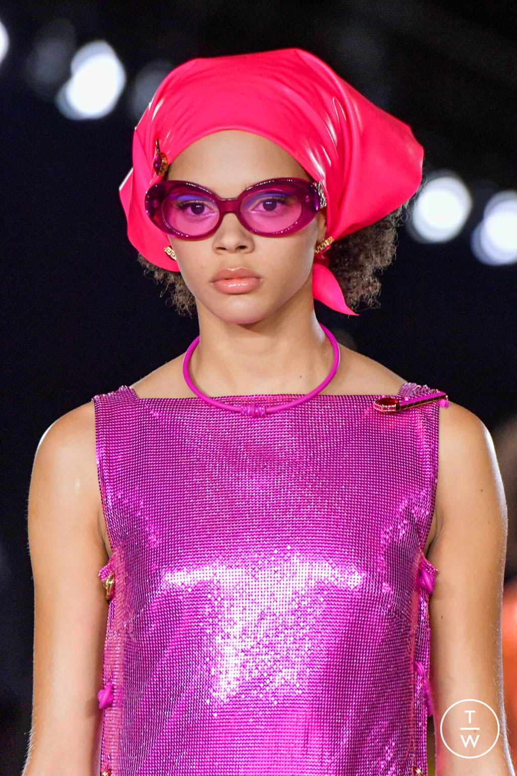 Fashion Week Milan Spring/Summer 2022 look 78 from the Versace collection 女装配饰