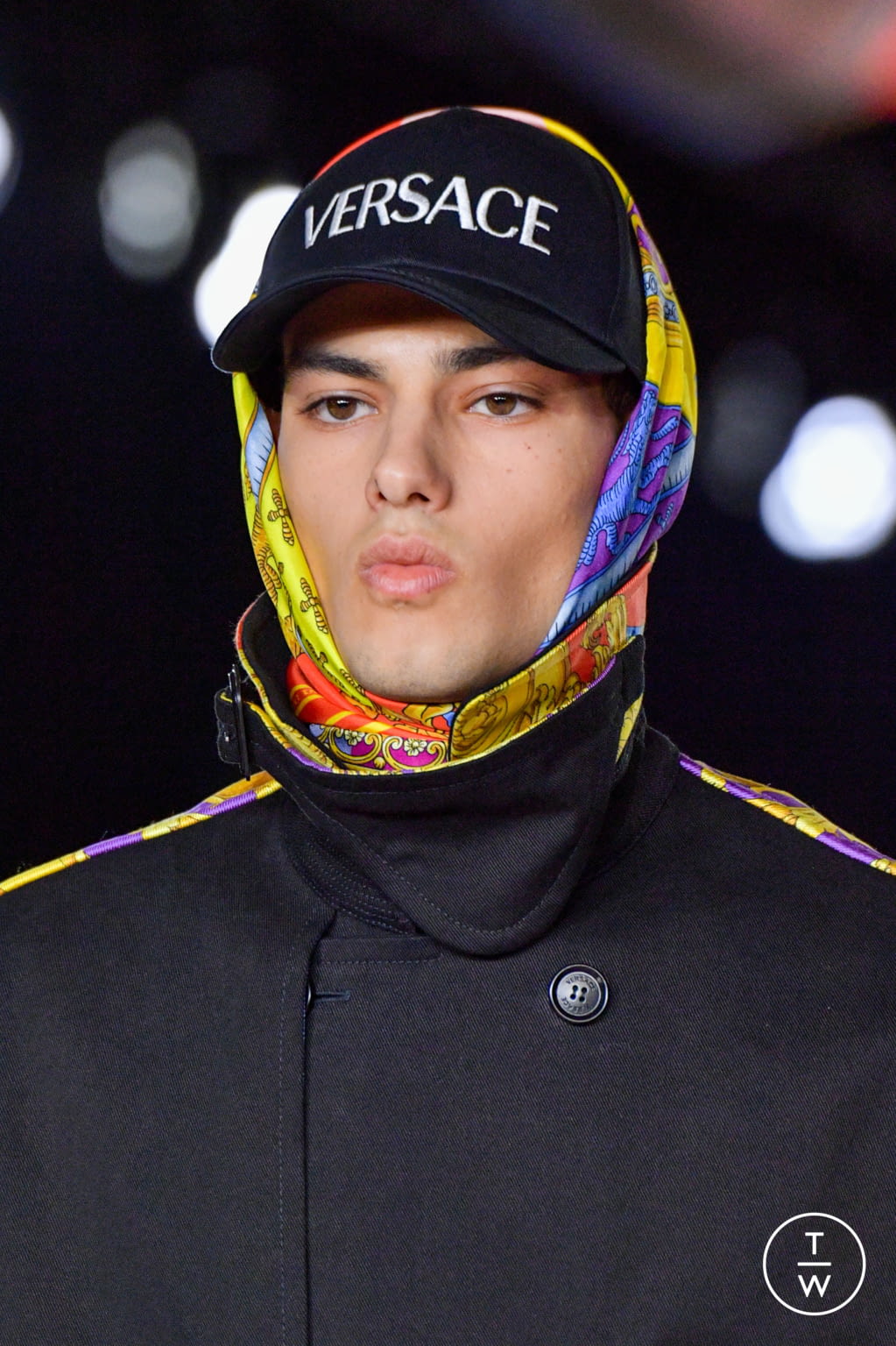 Fashion Week Milan Spring/Summer 2022 look 3 from the Versace collection menswear accessories