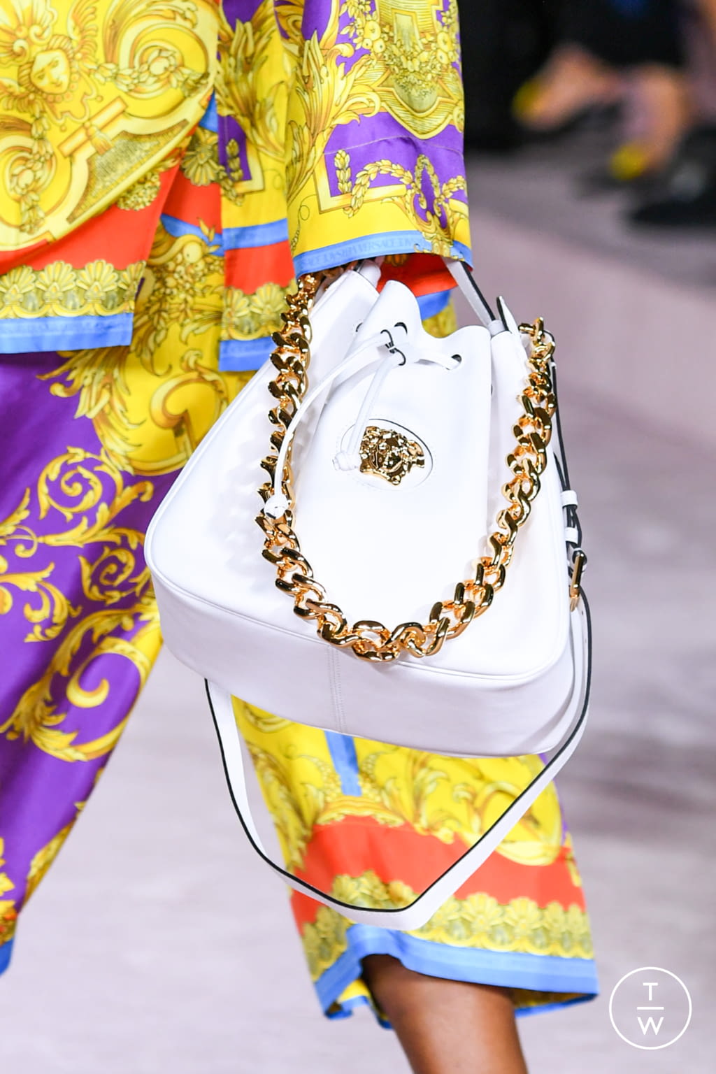 Fashion Week Milan Spring/Summer 2022 look 15 from the Versace collection womenswear accessories