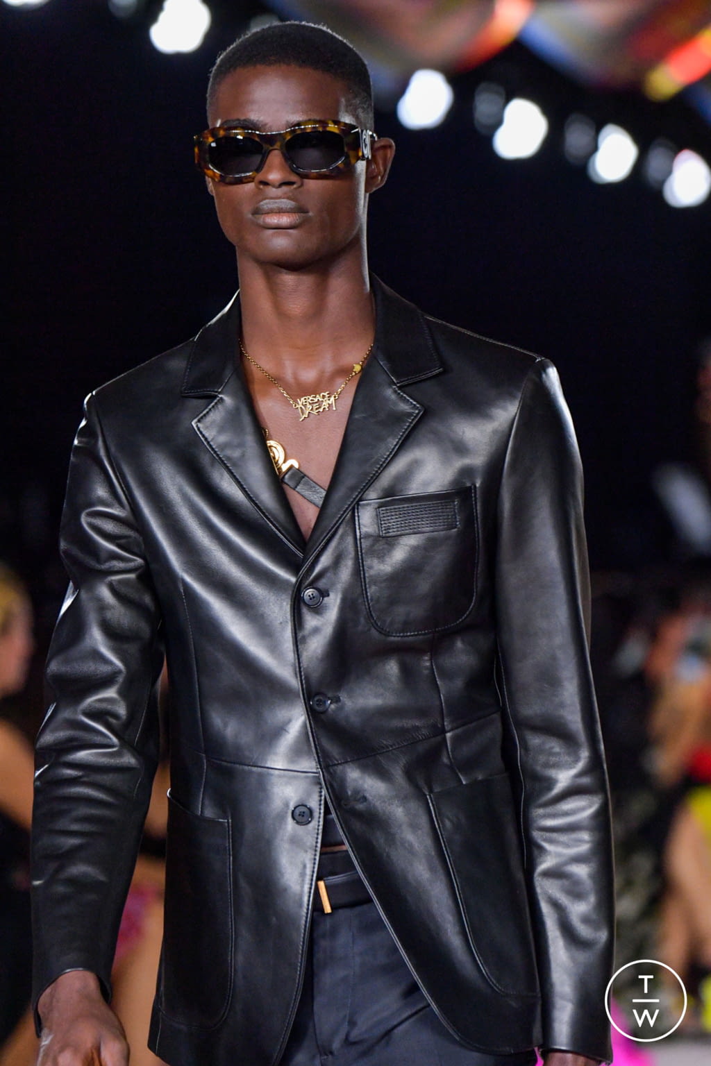 Fashion Week Milan Spring/Summer 2022 look 4 from the Versace collection menswear accessories