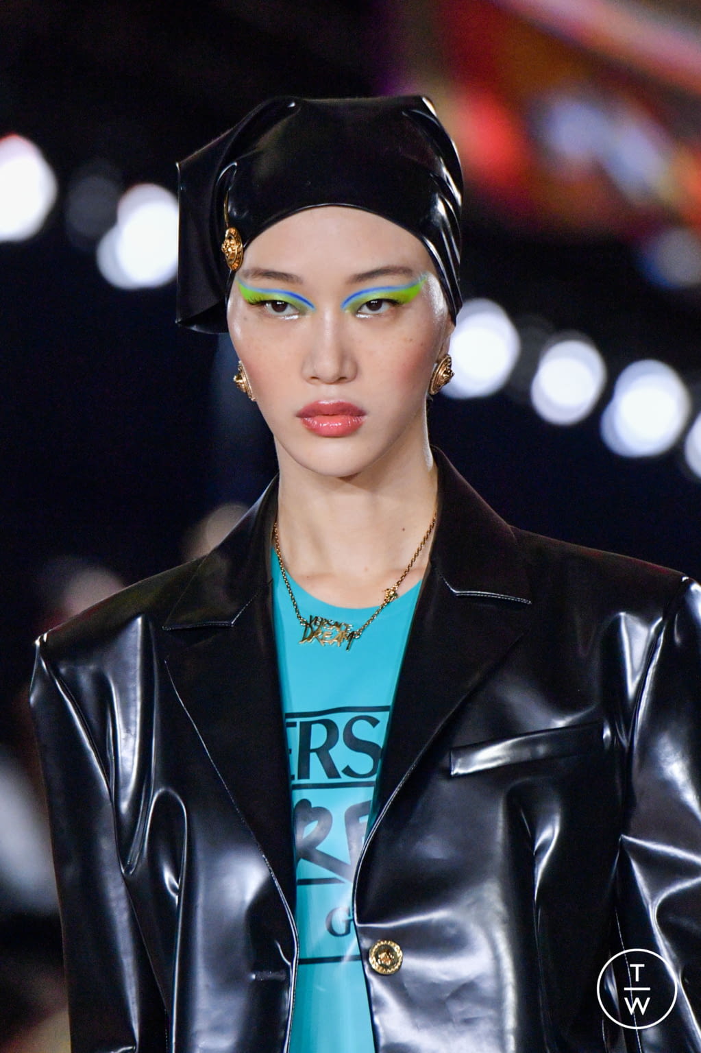 Fashion Week Milan Spring/Summer 2022 look 18 from the Versace collection womenswear accessories
