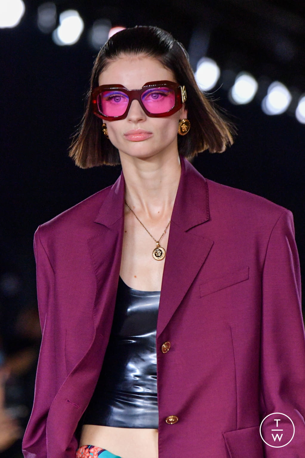 Fashion Week Milan Spring/Summer 2022 look 23 from the Versace collection 女装配饰