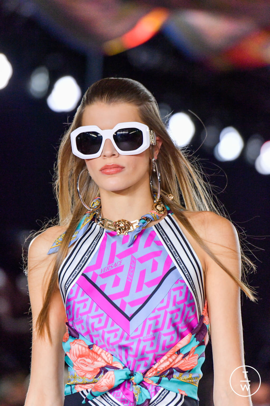 Fashion Week Milan Spring/Summer 2022 look 31 de la collection Versace womenswear accessories