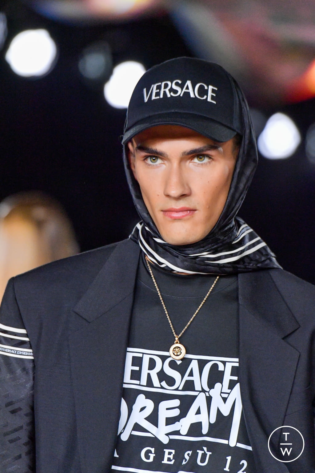 Fashion Week Milan Spring/Summer 2022 look 13 from the Versace collection menswear accessories