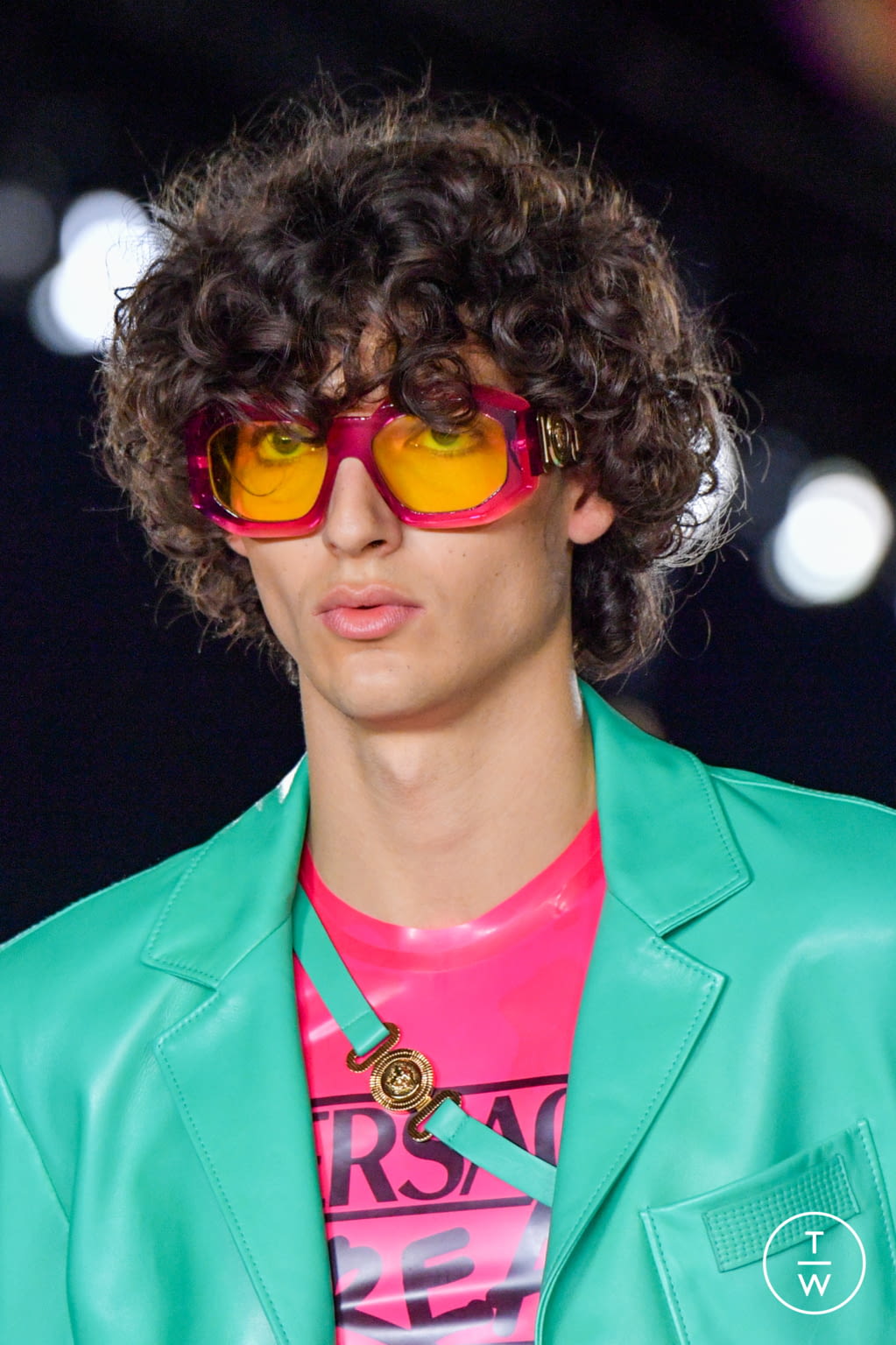 Fashion Week Milan Spring/Summer 2022 look 22 from the Versace collection menswear accessories