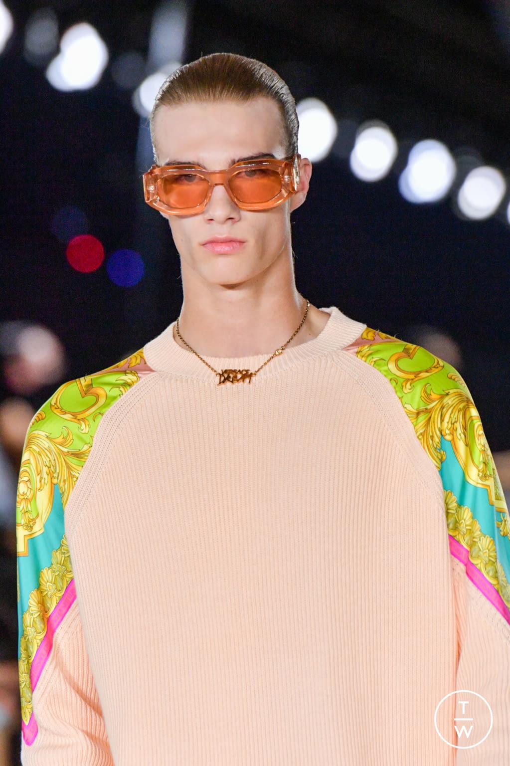 Fashion Week Milan Spring/Summer 2022 look 27 from the Versace collection 男装配饰
