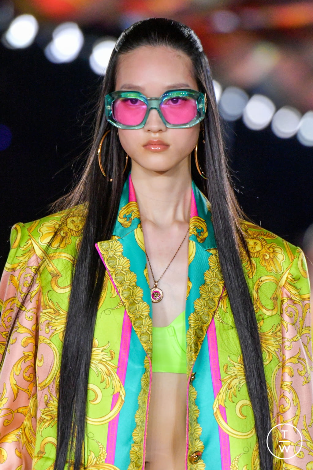Fashion Week Milan Spring/Summer 2022 look 54 from the Versace collection 女装配饰