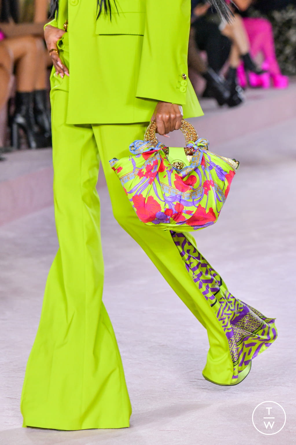 Fashion Week Milan Spring/Summer 2022 look 66 from the Versace collection 女装配饰