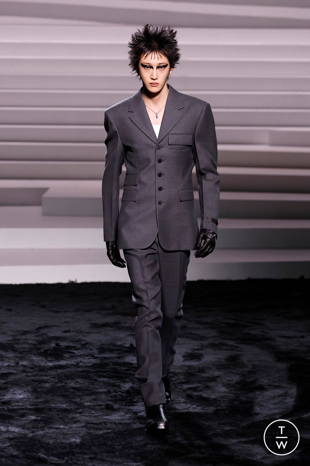 Fashion Week Milan Fall/Winter 2024 look 4 de la collection Versace womenswear
