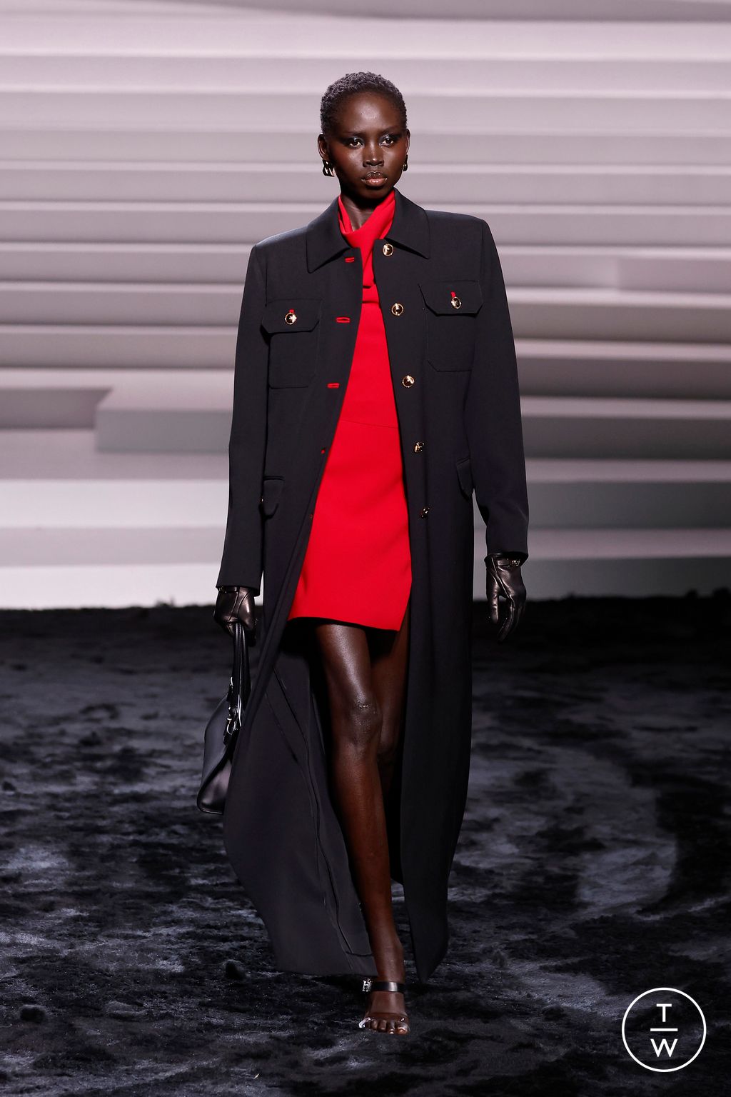 Fashion Week Milan Fall/Winter 2024 look 11 from the Versace collection womenswear