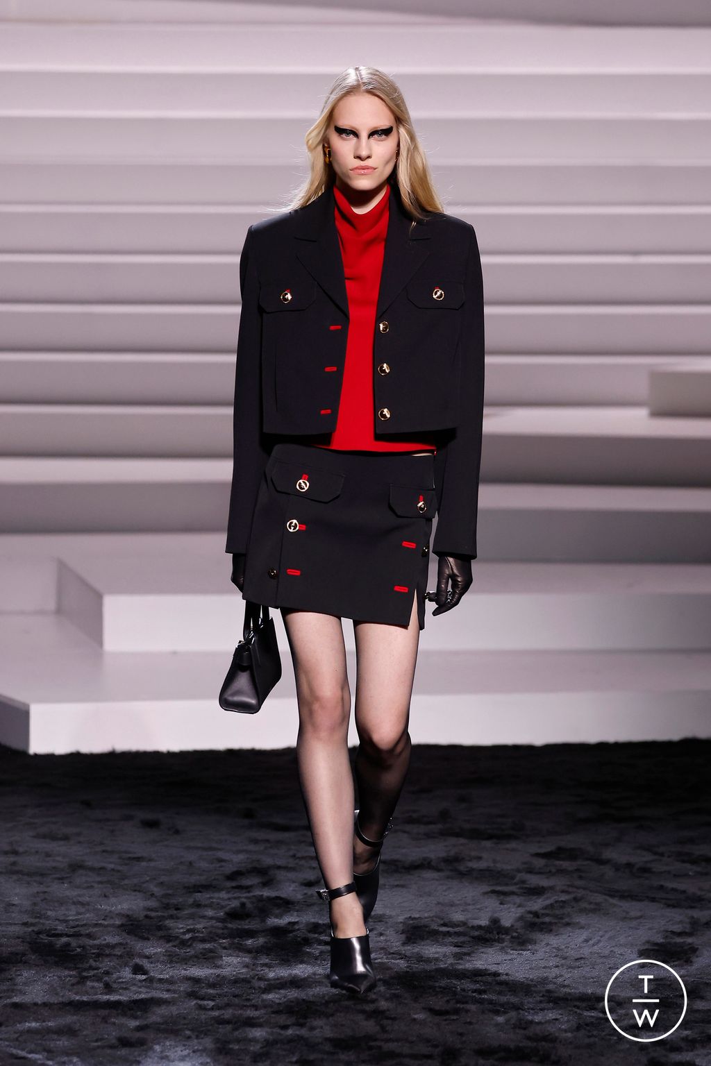 Fashion Week Milan Fall/Winter 2024 look 12 from the Versace collection 女装