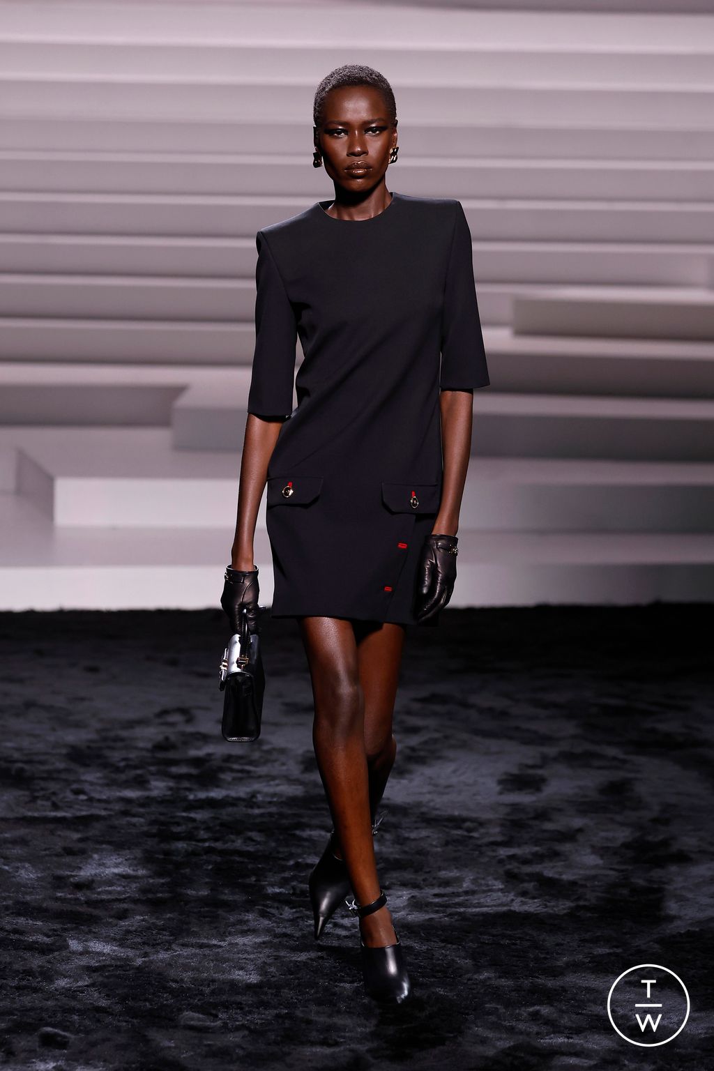 Fashion Week Milan Fall/Winter 2024 look 14 from the Versace collection womenswear