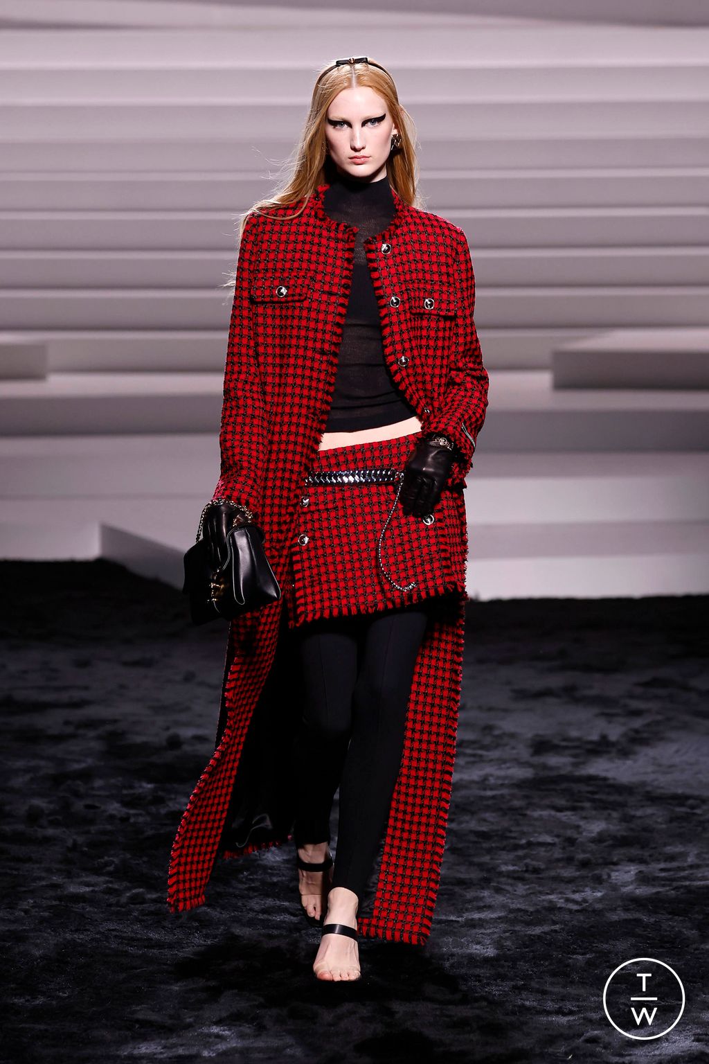 Fashion Week Milan Fall/Winter 2024 look 15 from the Versace collection womenswear