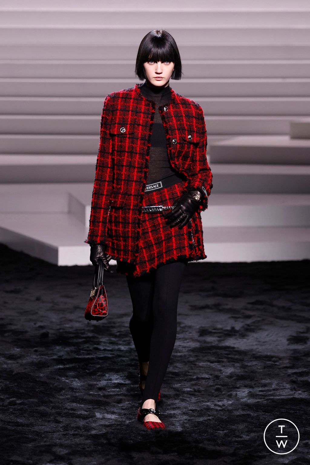 Fashion Week Milan Fall/Winter 2024 look 19 from the Versace collection 女装