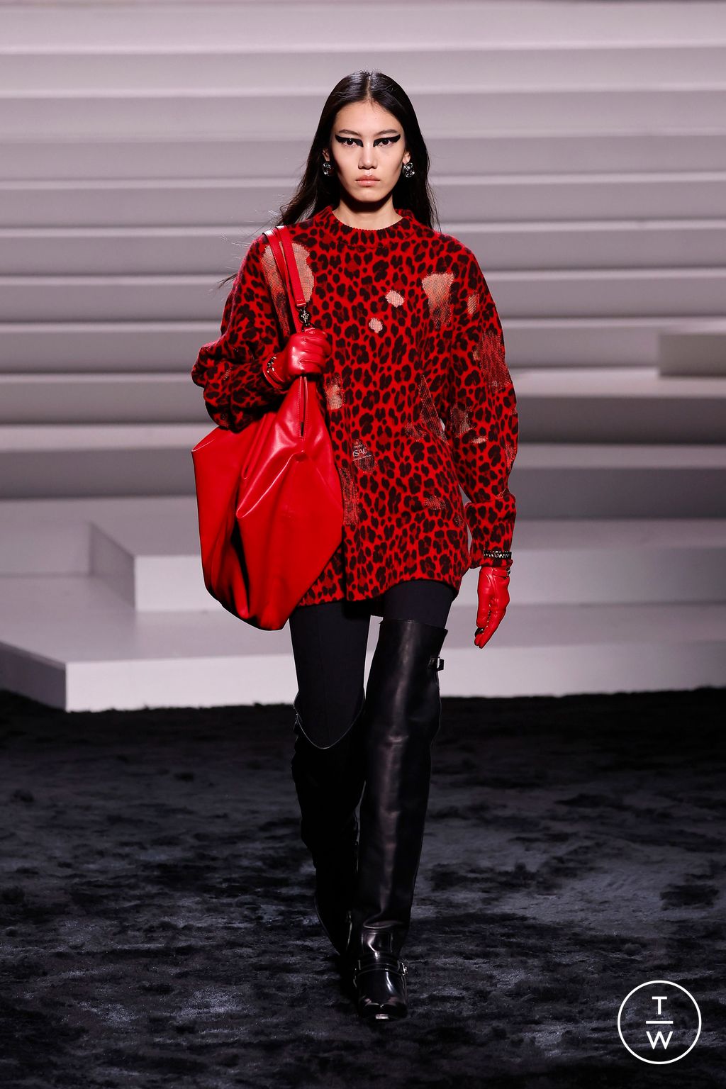 Fashion Week Milan Fall/Winter 2024 look 22 de la collection Versace womenswear