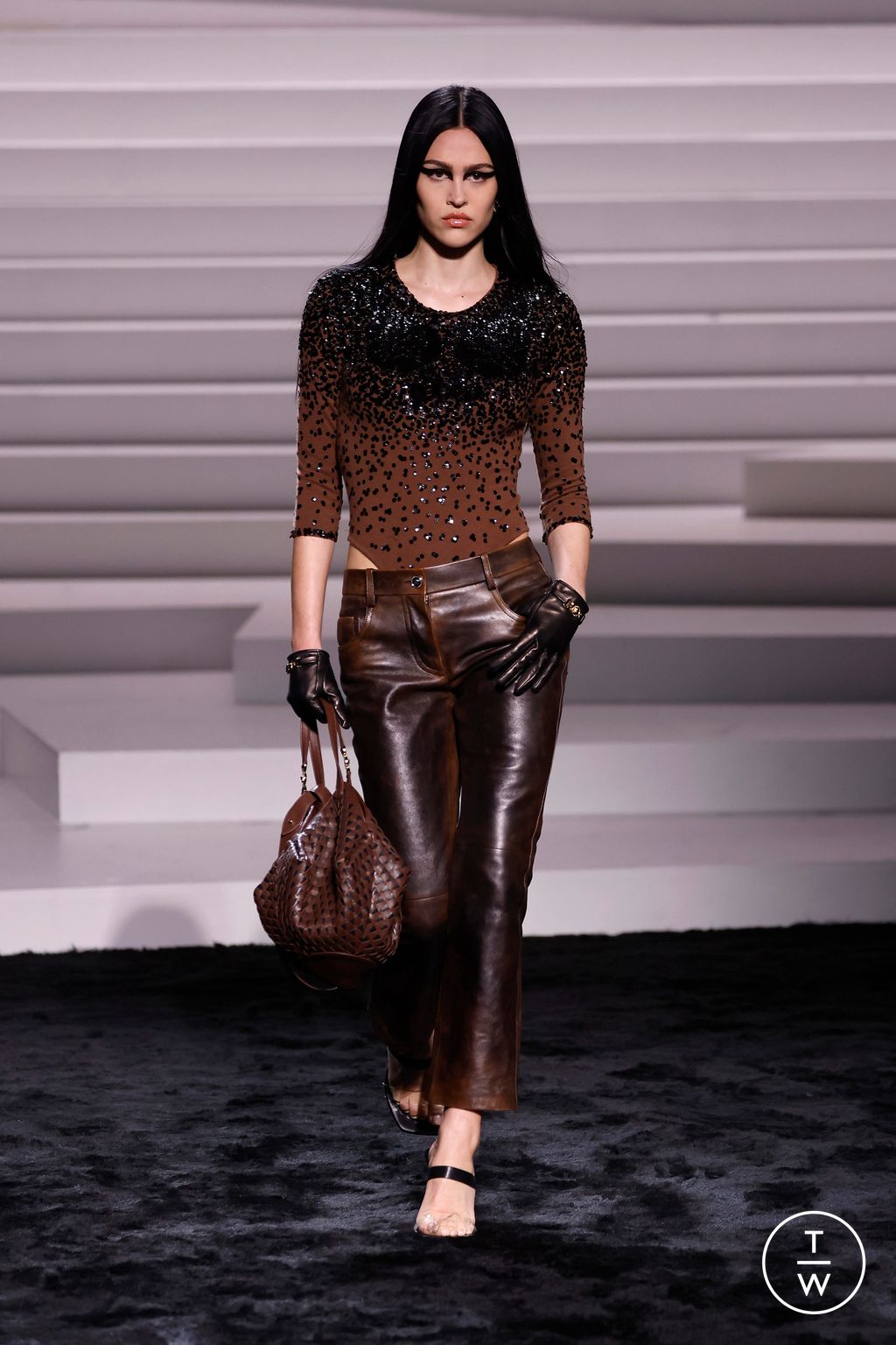 Fashion Week Milan Fall/Winter 2024 look 46 from the Versace collection 女装
