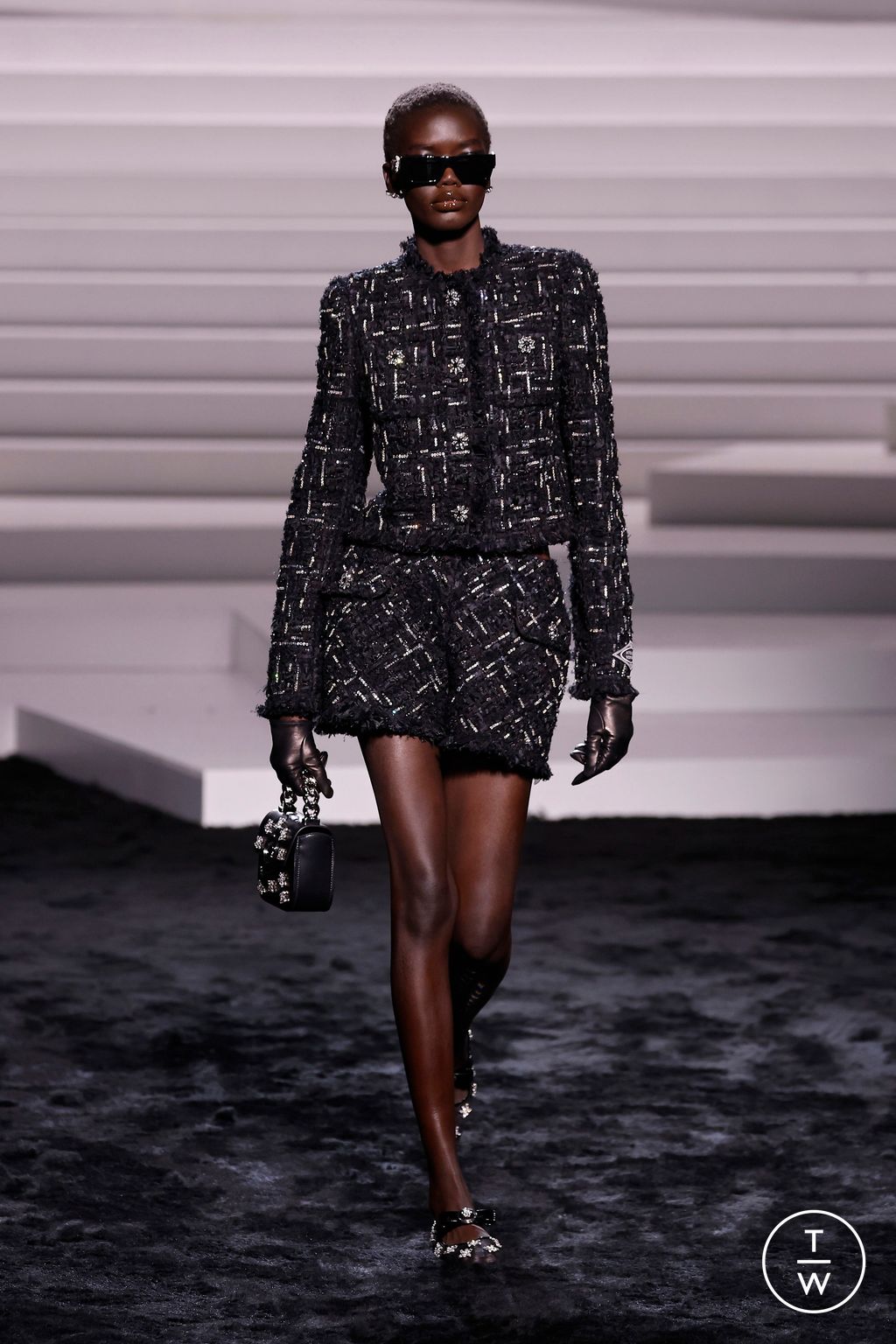 Fashion Week Milan Fall/Winter 2024 look 56 from the Versace collection 女装
