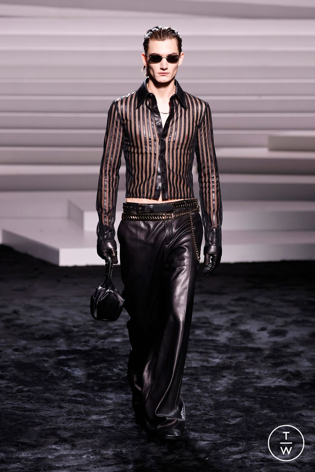 Fashion Week Milan Fall/Winter 2024 look 62 from the Versace collection 女装