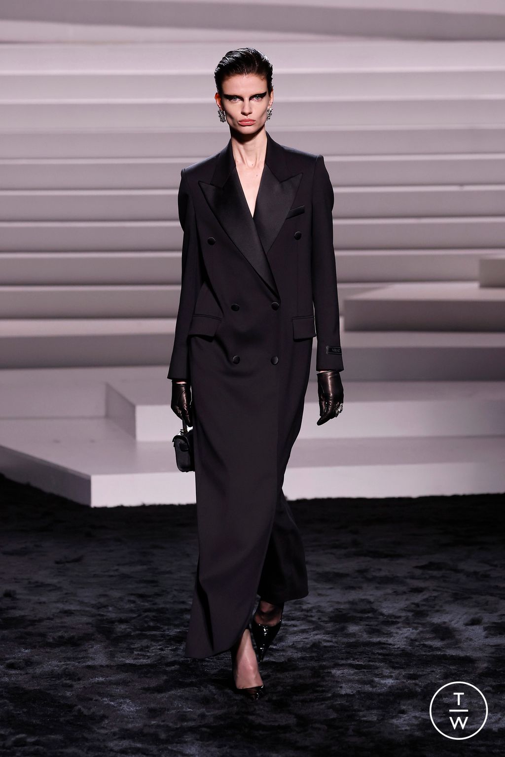 Fashion Week Milan Fall/Winter 2024 look 71 de la collection Versace womenswear