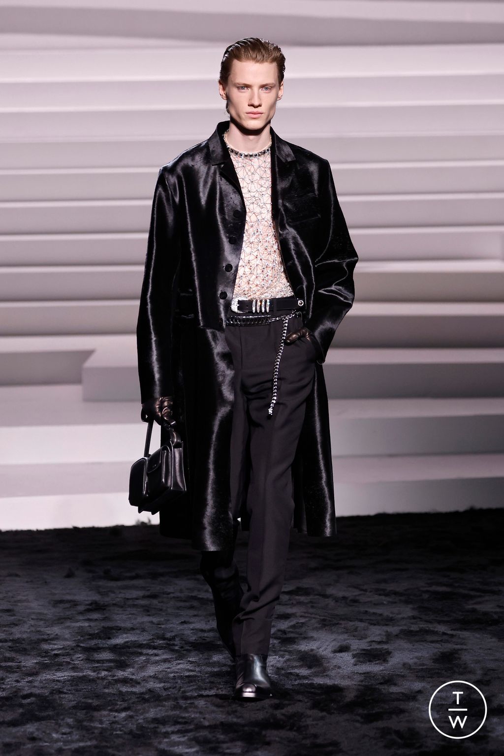 Fashion Week Milan Fall/Winter 2024 look 79 from the Versace collection 女装