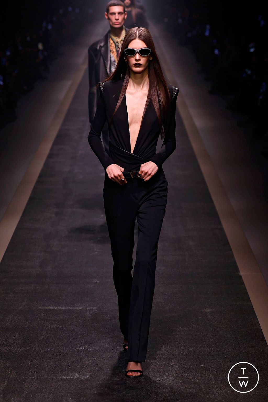 Fashion Week Milan Fall/Winter 2025 look 6 from the Versace collection womenswear