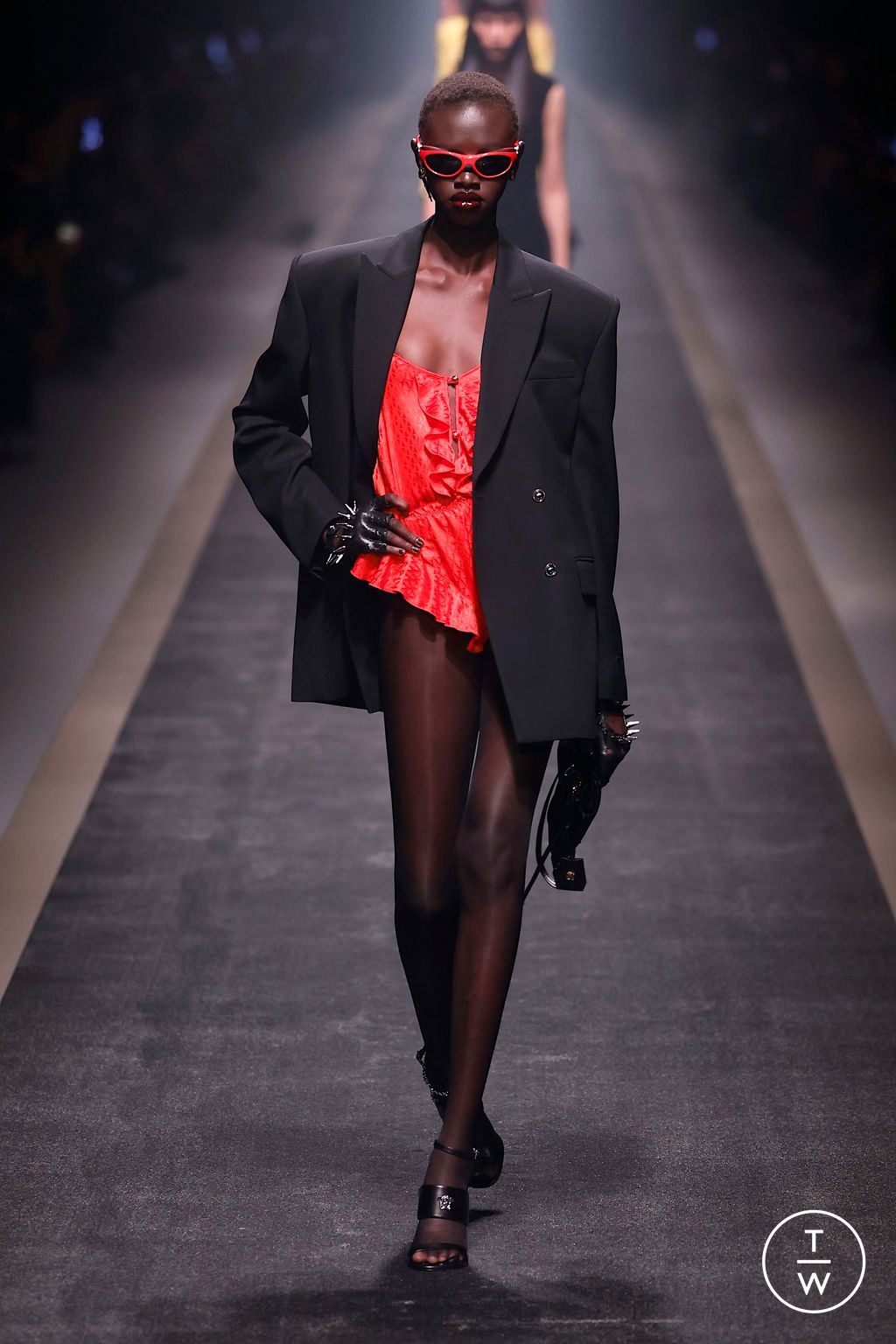 Fashion Week Milan Fall/Winter 2025 look 43 from the Versace collection womenswear