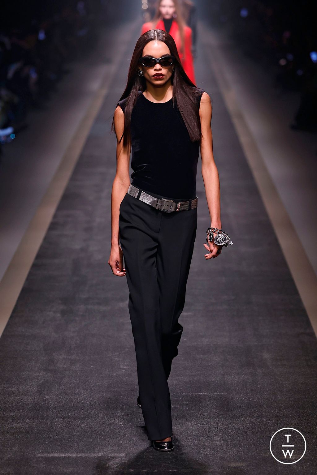 Fashion Week Milan Fall/Winter 2025 look 46 from the Versace collection womenswear