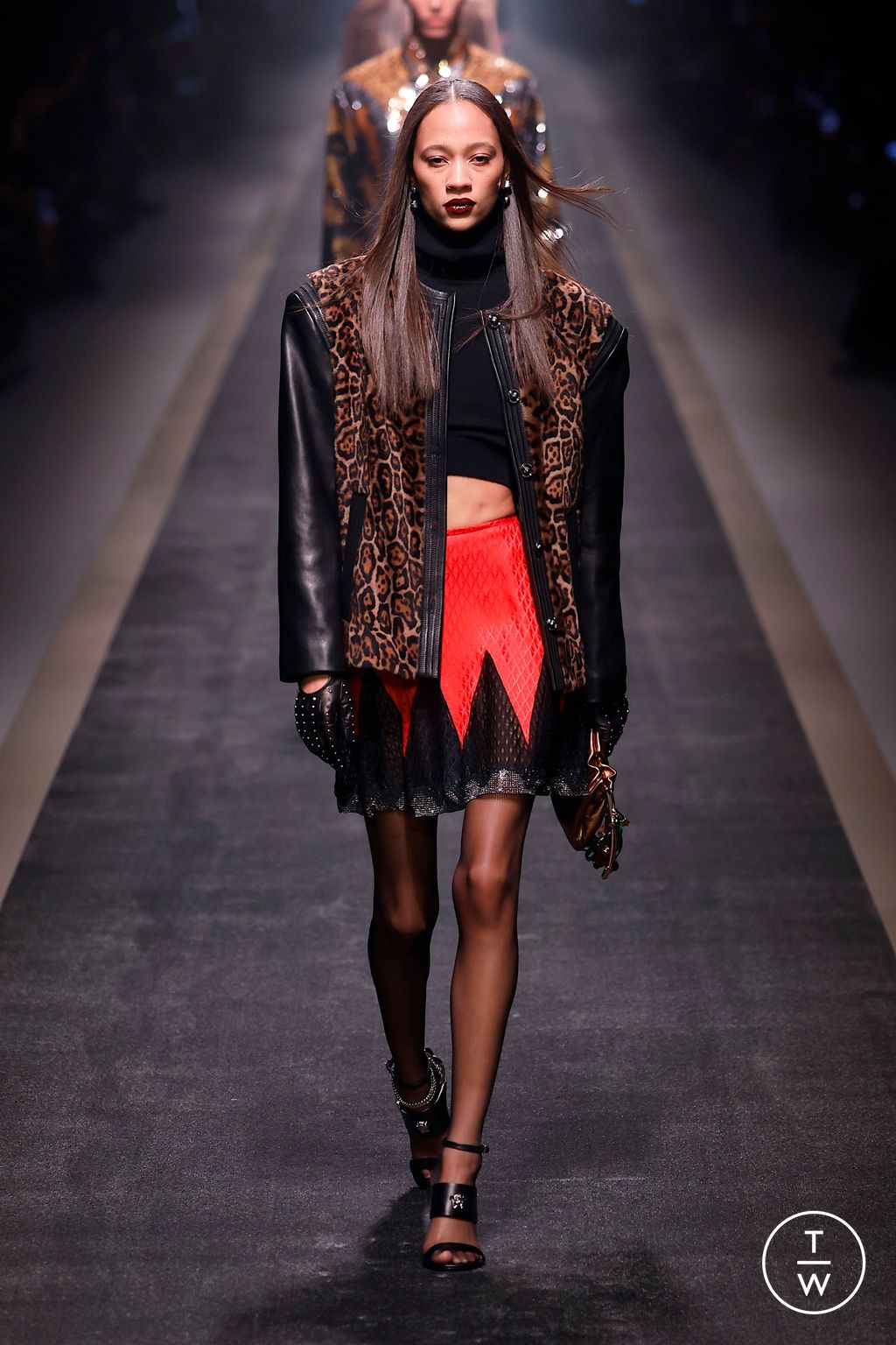 Fashion Week Milan Fall/Winter 2025 look 48 from the Versace collection womenswear