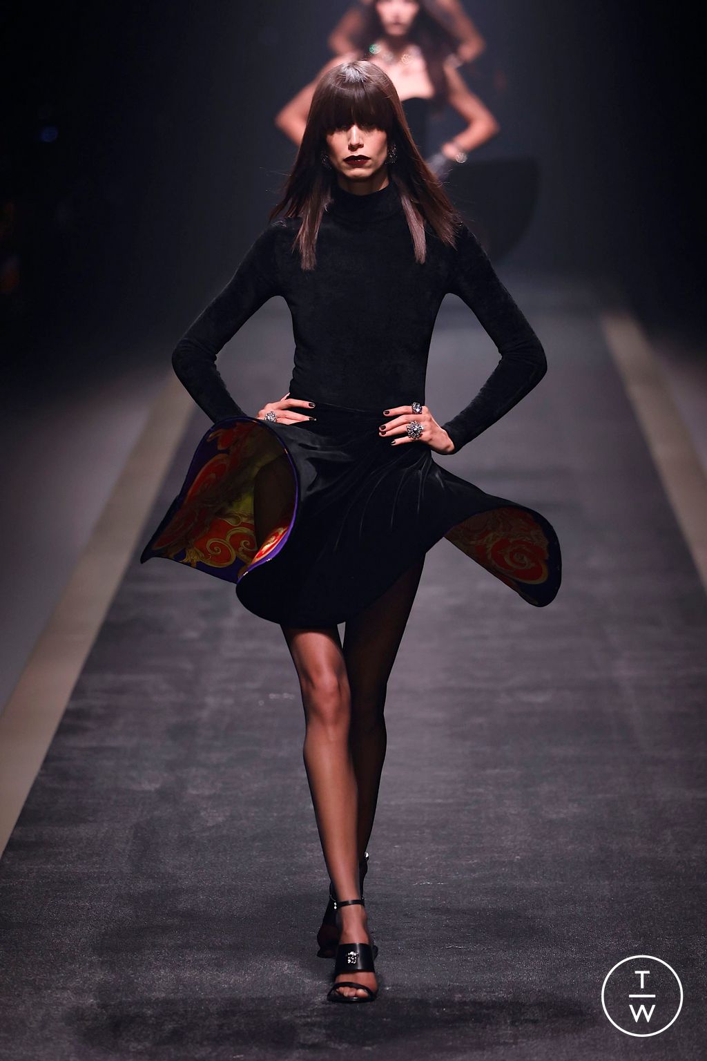 Fashion Week Milan Fall/Winter 2025 look 67 from the Versace collection womenswear