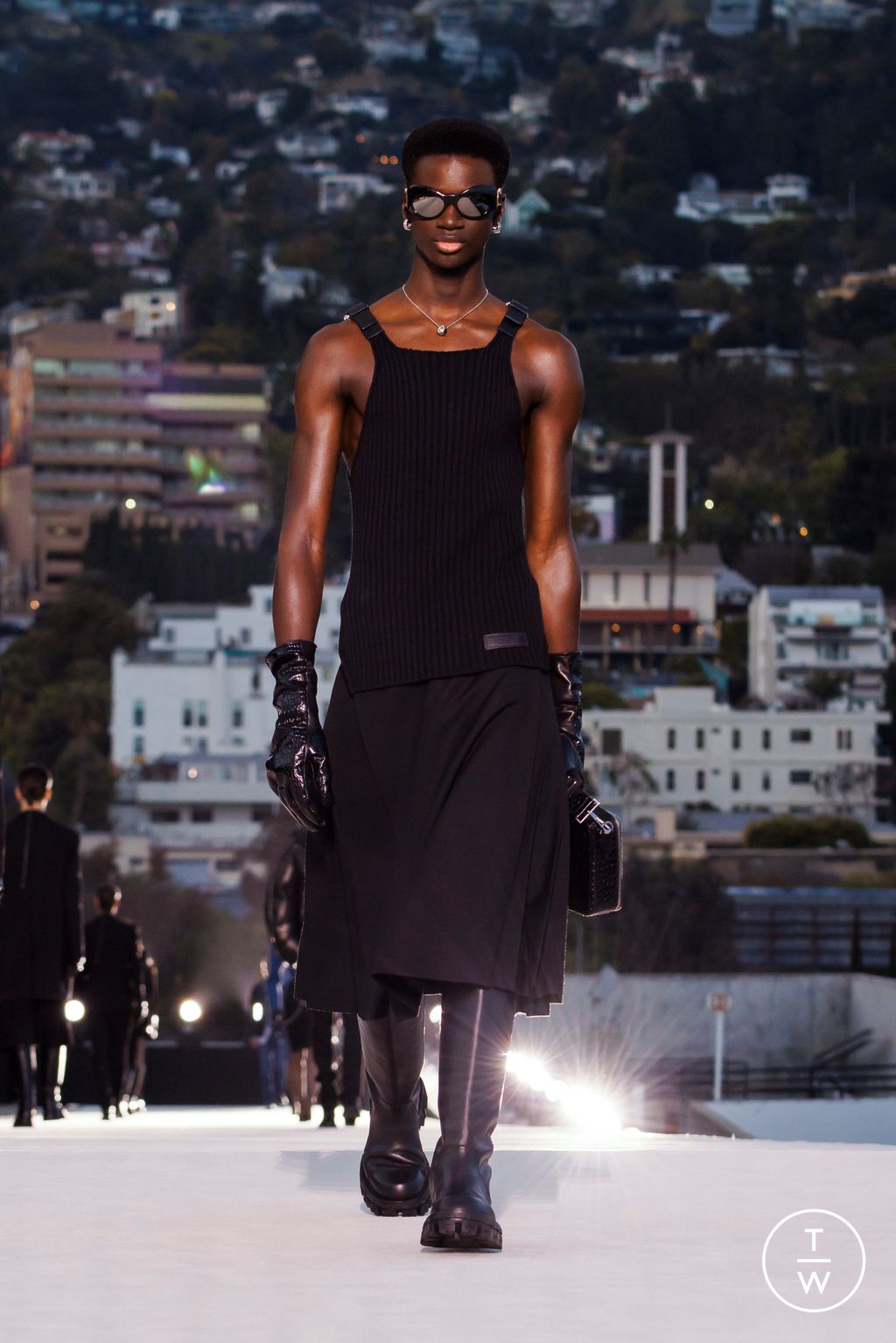 Fashion Week Milan Fall/Winter 2023 look 25 de la collection Versace womenswear